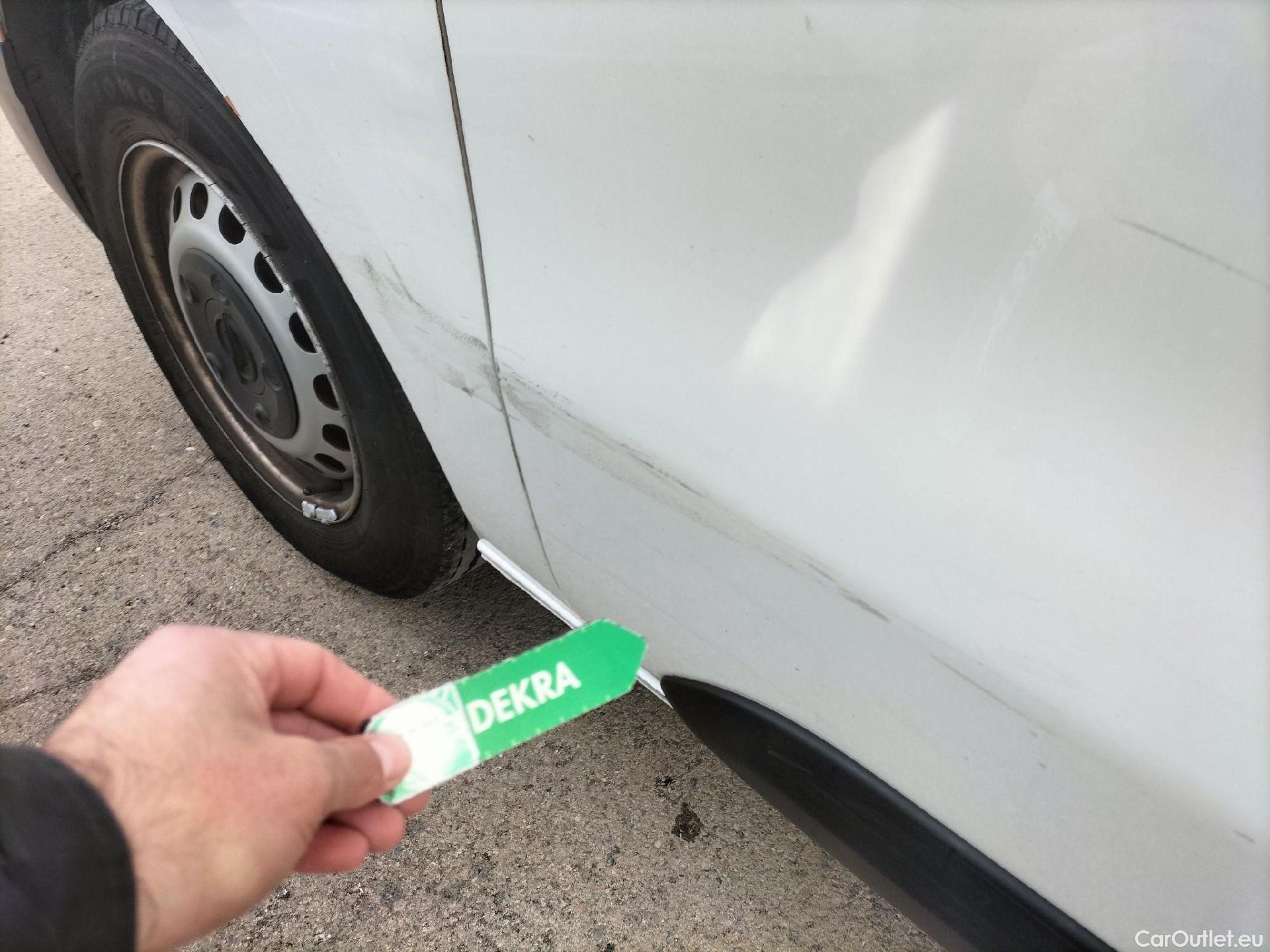  Opel  Vivaro OPEL  / 2019 / 4P / furgón 1.5 D 88kW (120CV) M Std Express M.P. DC #52