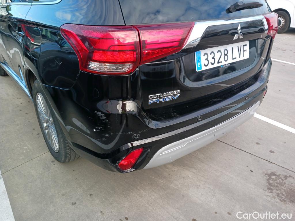  Mitsubishi  Outlander MITSUBISHI  / 2015 / 5P / todoterreno 2.4 PHEV Kaiteki Auto 4WD #22