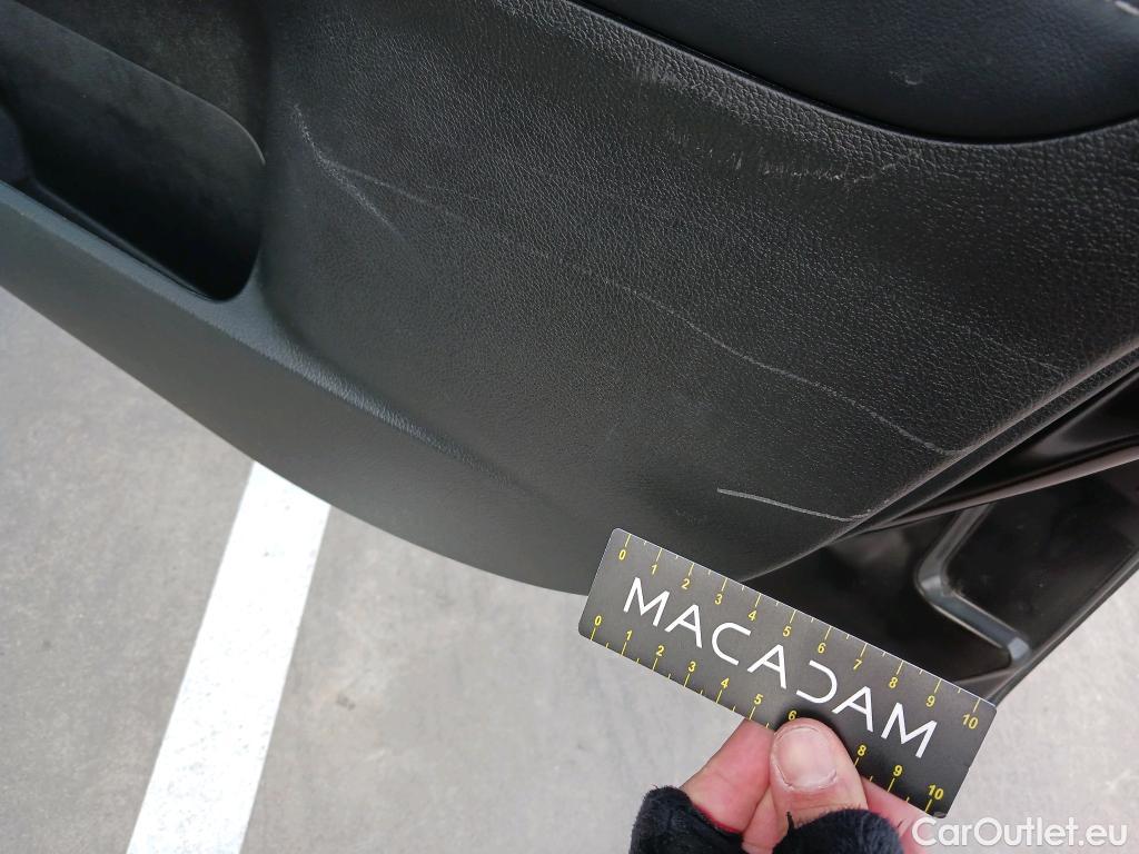  Mitsubishi  Outlander MITSUBISHI  / 2015 / 5P / todoterreno 2.4 PHEV Kaiteki Auto 4WD #32