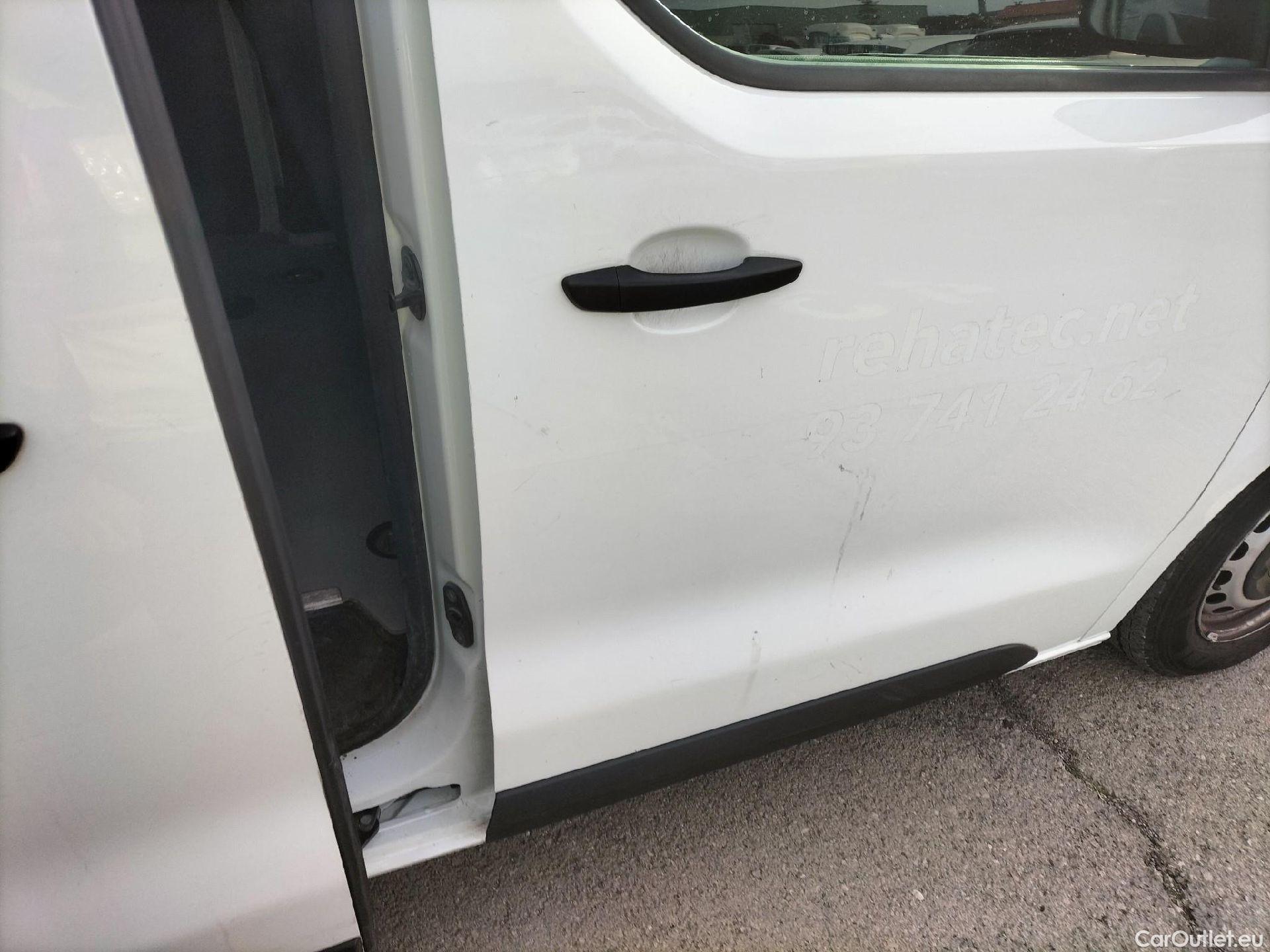  Opel  Vivaro OPEL  / 2019 / 4P / furgón 1.5 D 88kW (120CV) M Std Express M.P. DC #65