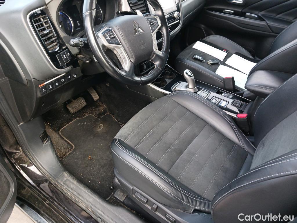  Mitsubishi  Outlander MITSUBISHI  / 2015 / 5P / todoterreno 2.4 PHEV Kaiteki Auto 4WD #20