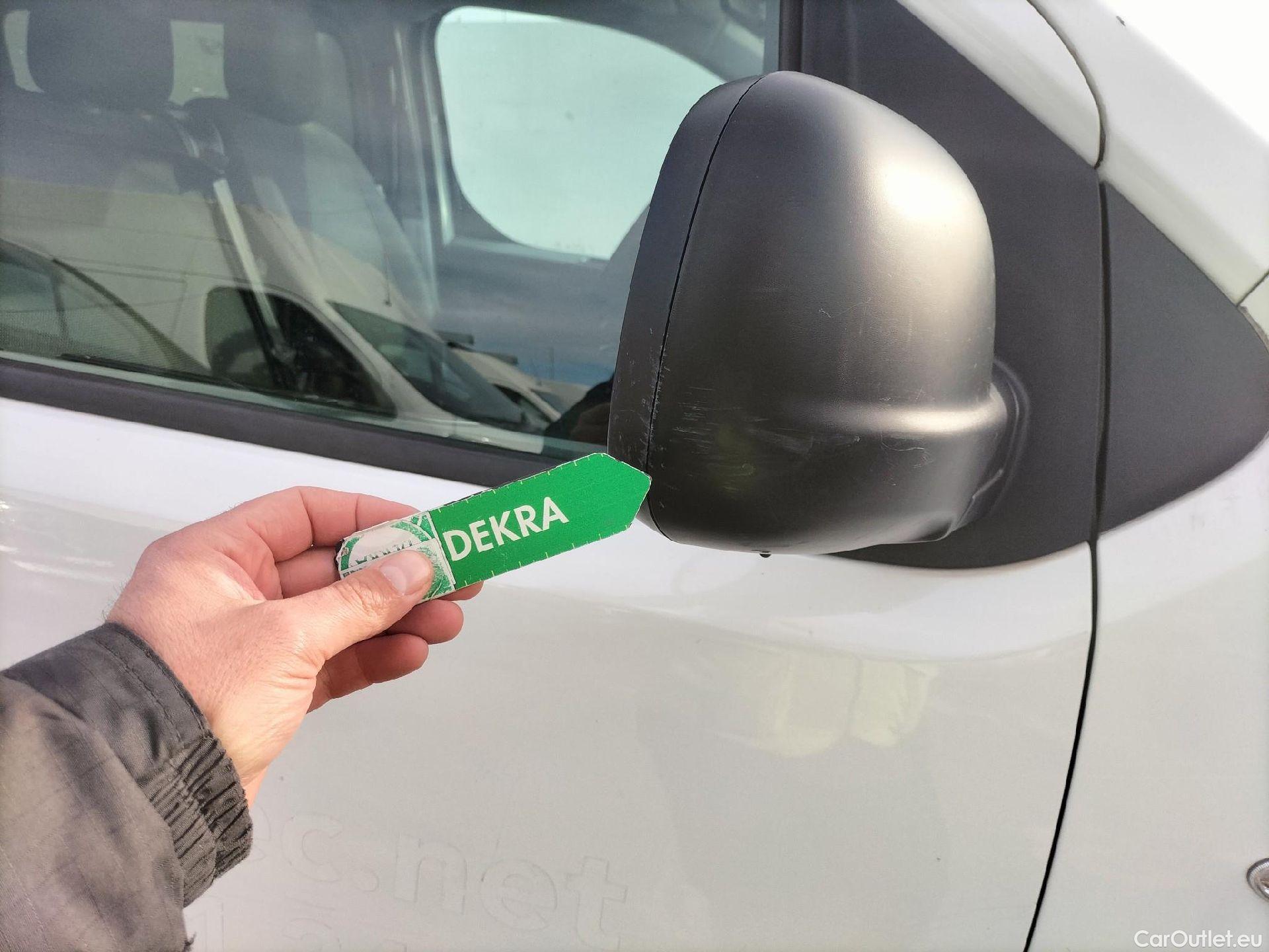  Opel  Vivaro OPEL  / 2019 / 4P / furgón 1.5 D 88kW (120CV) M Std Express M.P. DC #71