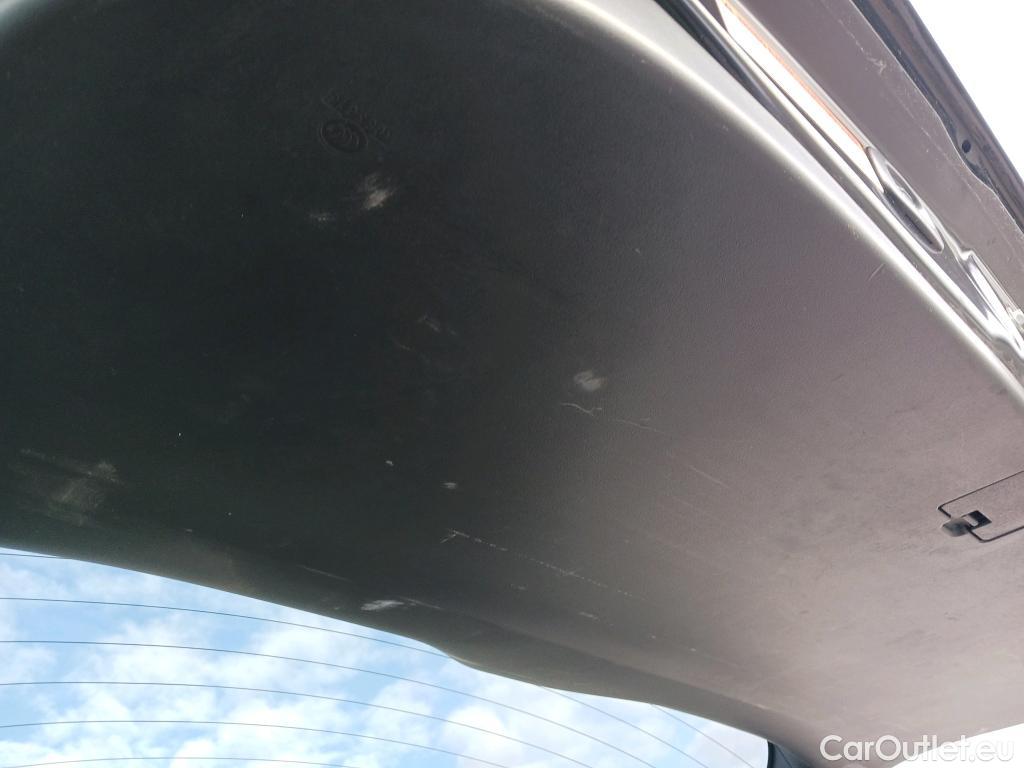  Mitsubishi  Outlander MITSUBISHI  / 2015 / 5P / todoterreno 2.4 PHEV Kaiteki Auto 4WD #45