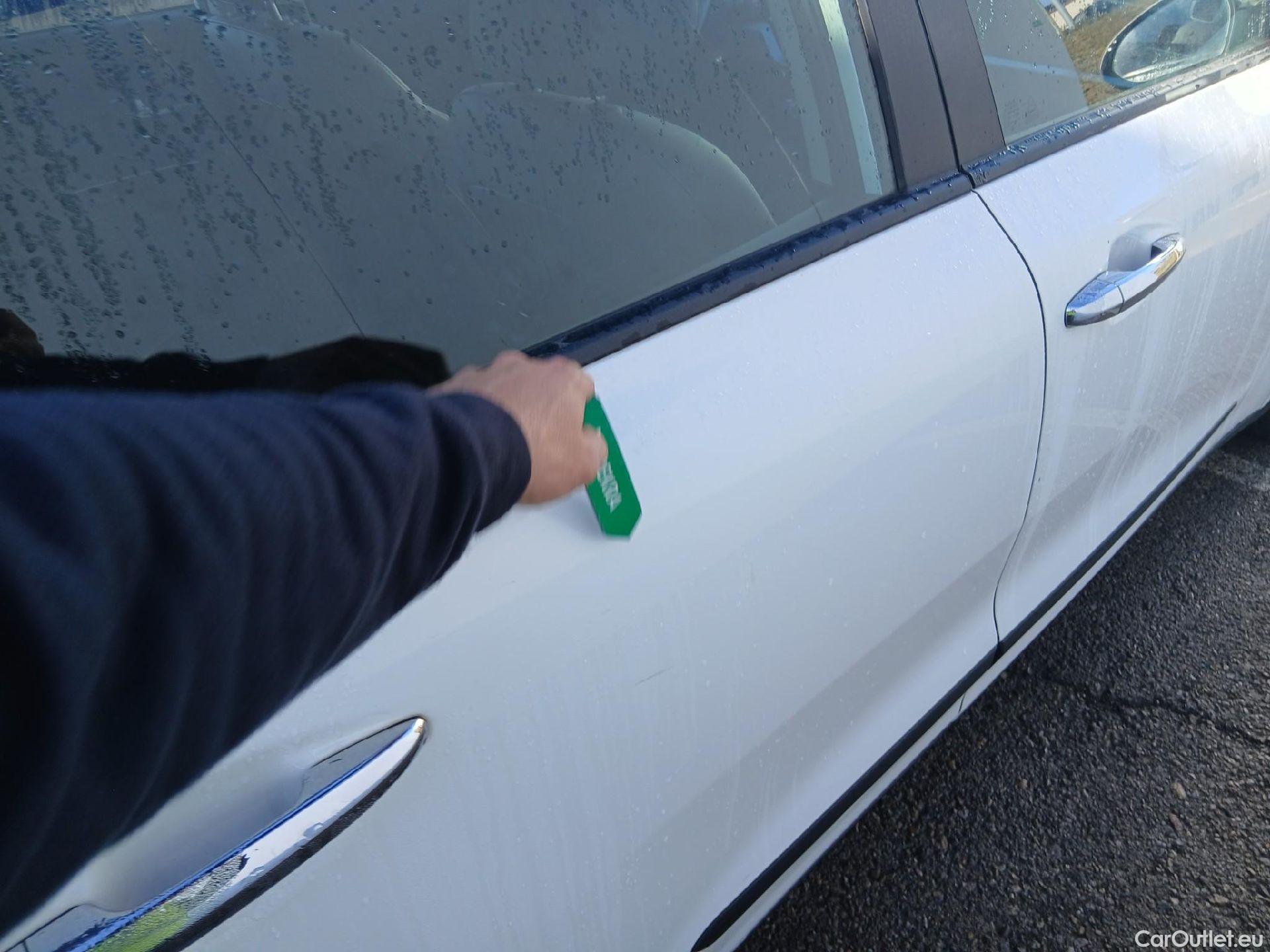  KIA  Niro KIA  / 2019 / 5P / crossover 1.6 GDi HEV 104kW (141CV) Drive #20