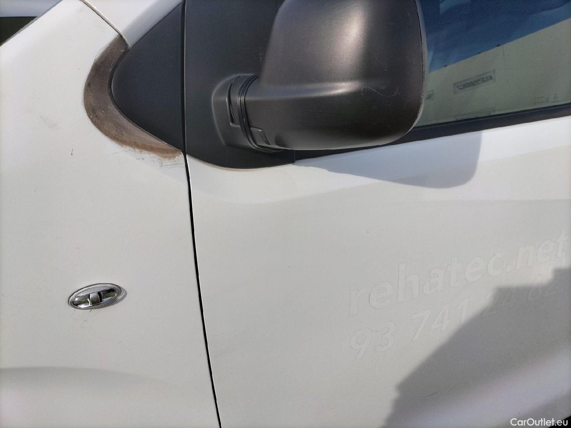  Opel  Vivaro OPEL  / 2019 / 4P / furgón 1.5 D 88kW (120CV) M Std Express M.P. DC #14