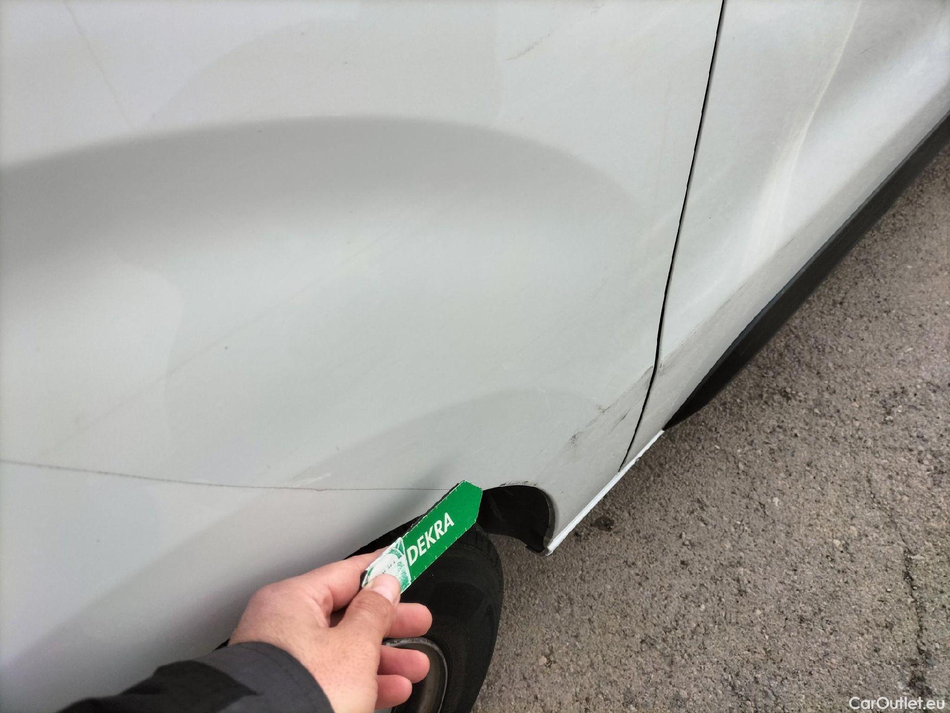  Opel  Vivaro OPEL  / 2019 / 4P / furgón 1.5 D 88kW (120CV) M Std Express M.P. DC #50