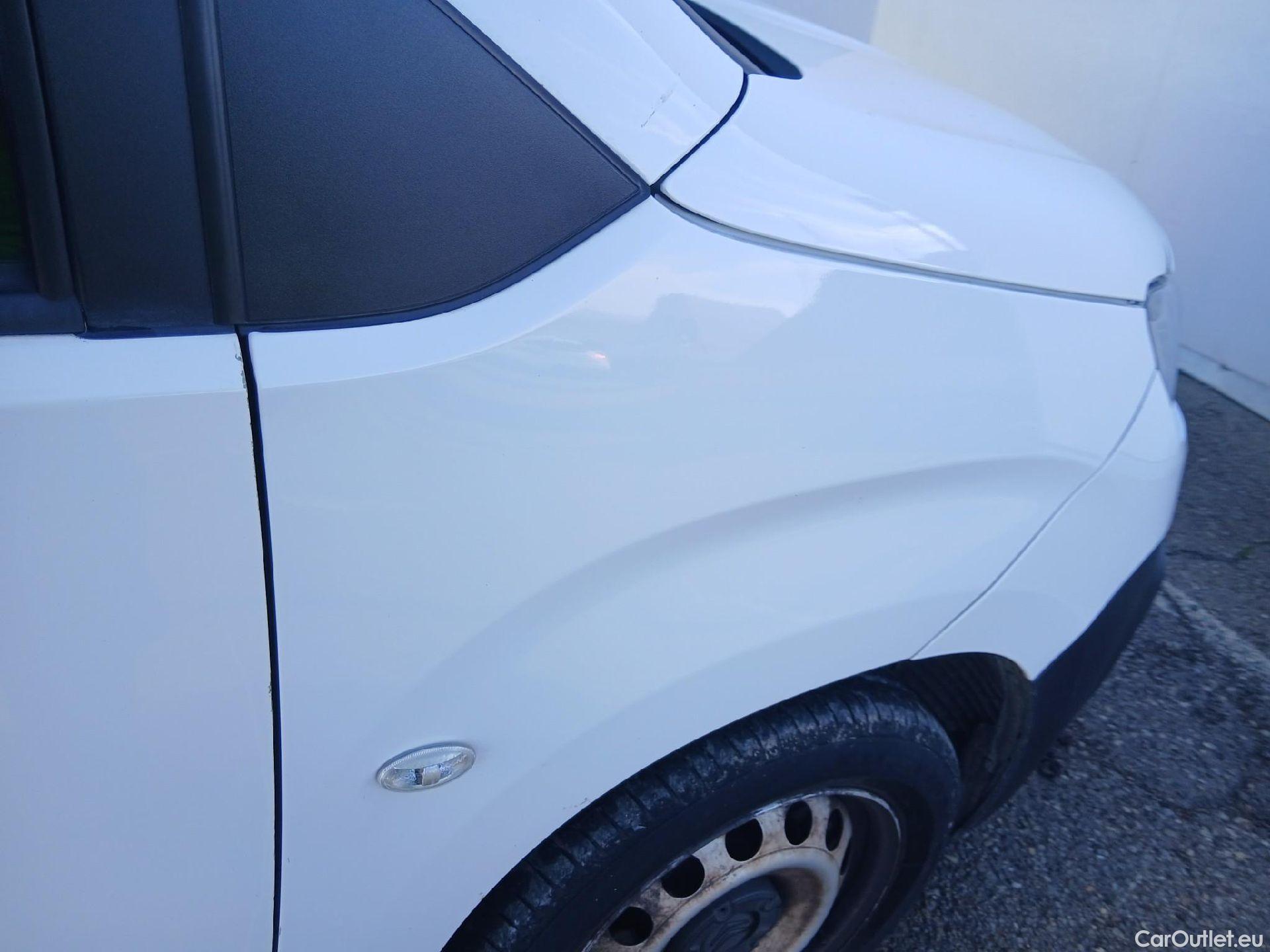  Citroen  Berlingo CITROEN  / 2018 / 4P / combi Talla M BlueHDi 100 S&S LIVE (IND) #31