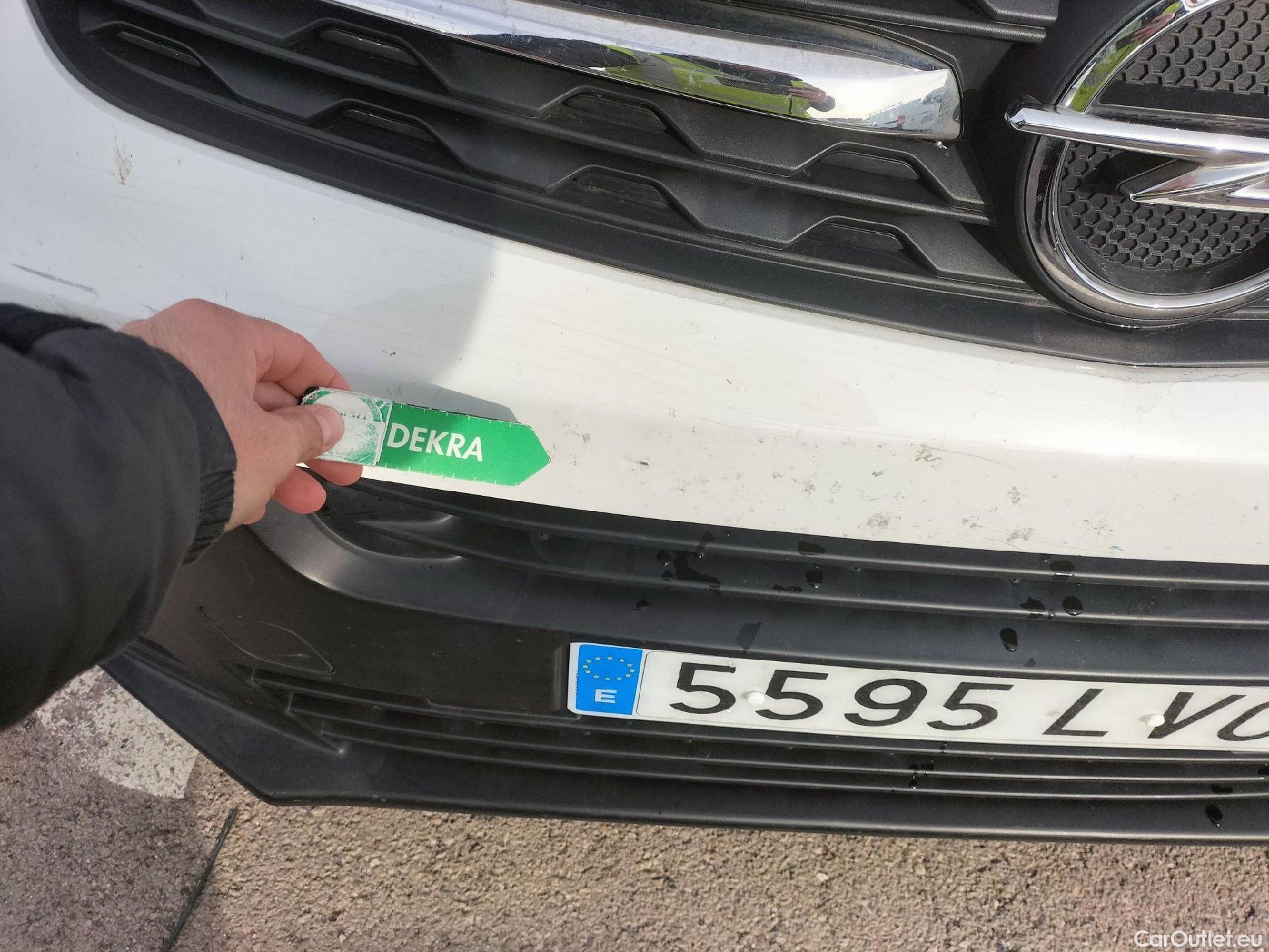  Opel  Vivaro OPEL  / 2019 / 4P / furgón 1.5 D 88kW (120CV) M Std Express M.P. DC #4