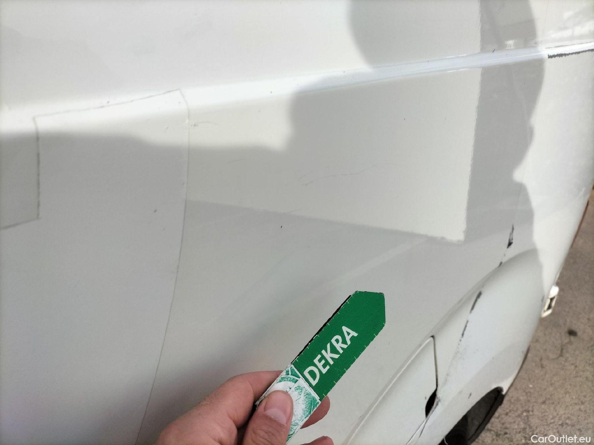  Opel  Vivaro OPEL  / 2019 / 4P / furgón 1.5 D 88kW (120CV) M Std Express M.P. DC #25