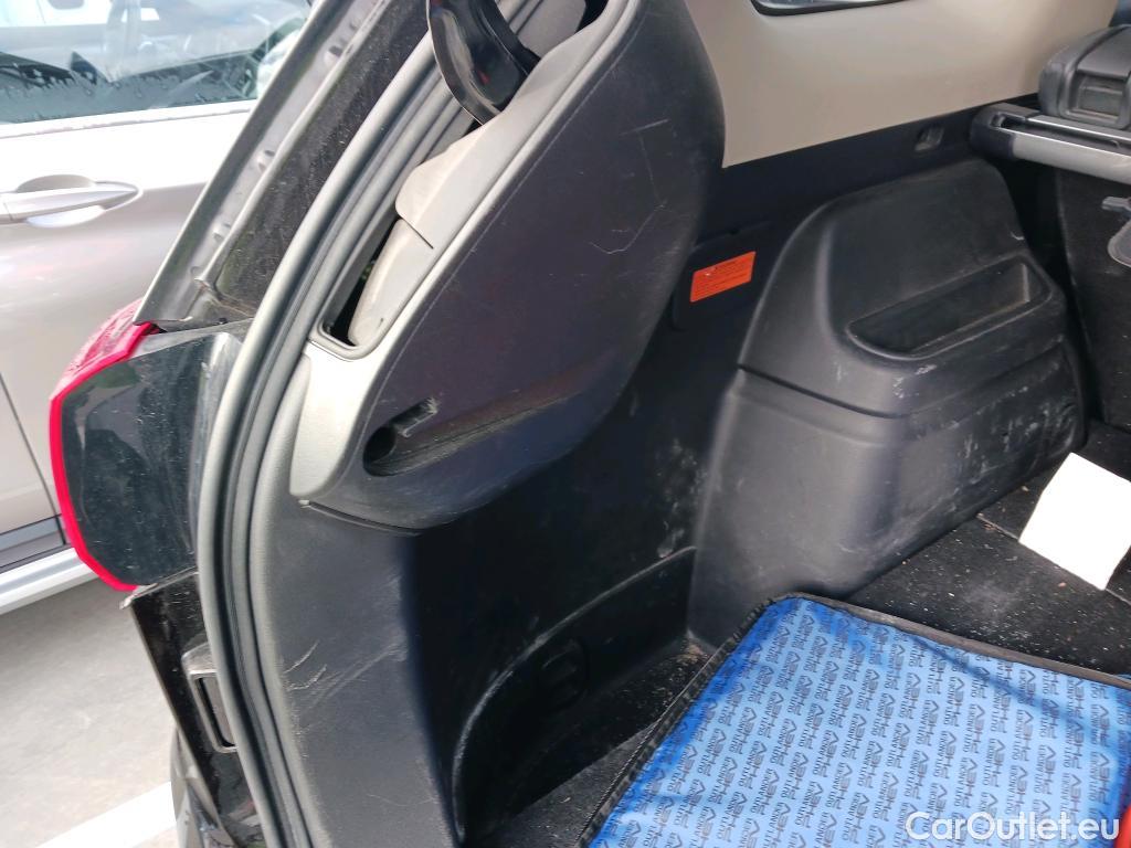  Mitsubishi  Outlander MITSUBISHI  / 2015 / 5P / todoterreno 2.4 PHEV Kaiteki Auto 4WD #24