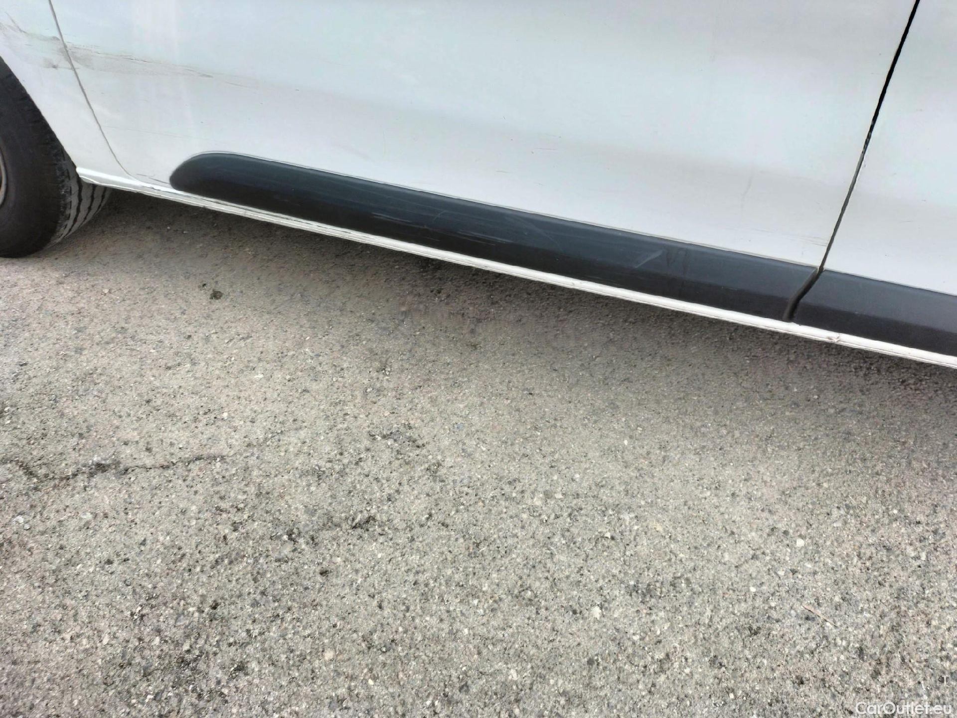  Opel  Vivaro OPEL  / 2019 / 4P / furgón 1.5 D 88kW (120CV) M Std Express M.P. DC #55