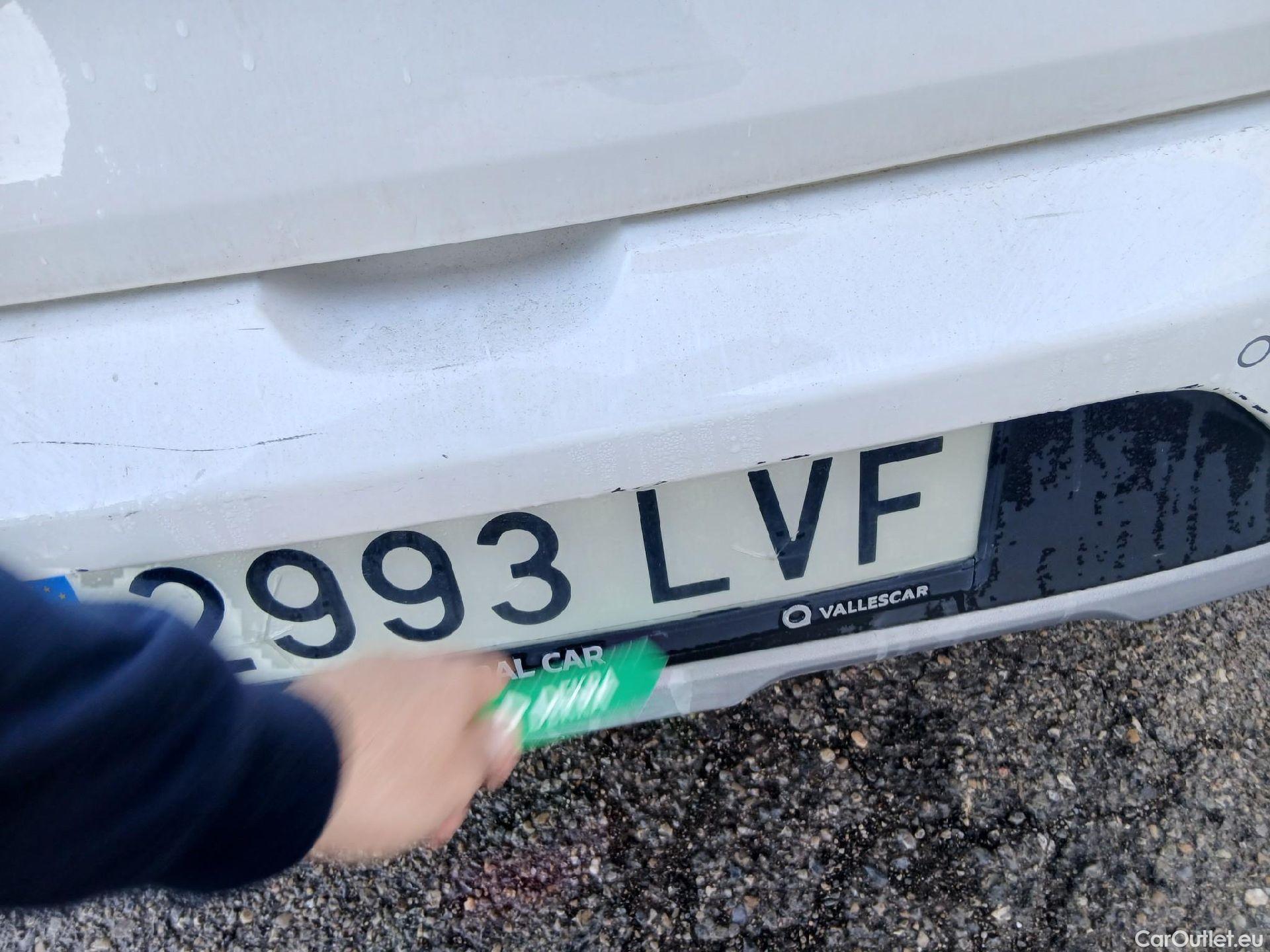  KIA  Niro KIA  / 2019 / 5P / crossover 1.6 GDi HEV 104kW (141CV) Drive #17