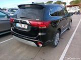  Mitsubishi  Outlander MITSUBISHI  / 2015 / 5P / todoterreno 2.4 PHEV Kaiteki Auto 4WD #2