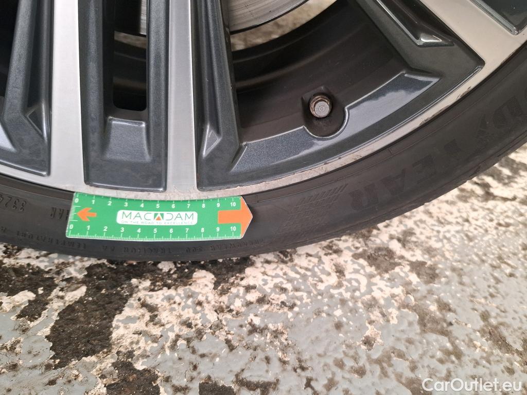  Bmw  Serie 1 BMW Série 1 / 2019 / 5P / Berline 116i DKG7 Business Design #6