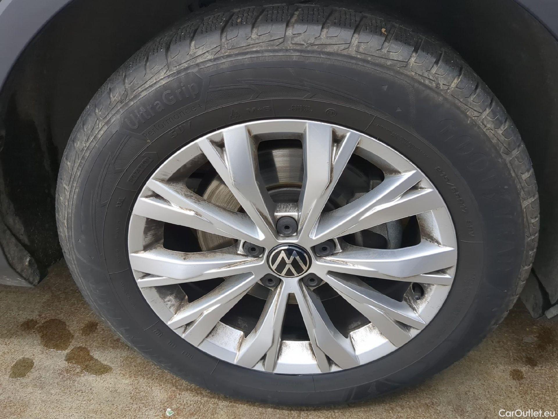  Volkswagen  Tiguan VOLKSWAGEN  / 2020 / 5P / SUV 2.0 TDI 150 DSG7 Life Business #1