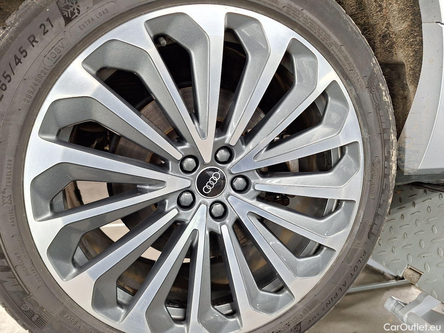  Audi  E-TRON Audi,  '19 BEV, Audi  55 Quattro Advanced 5d #3