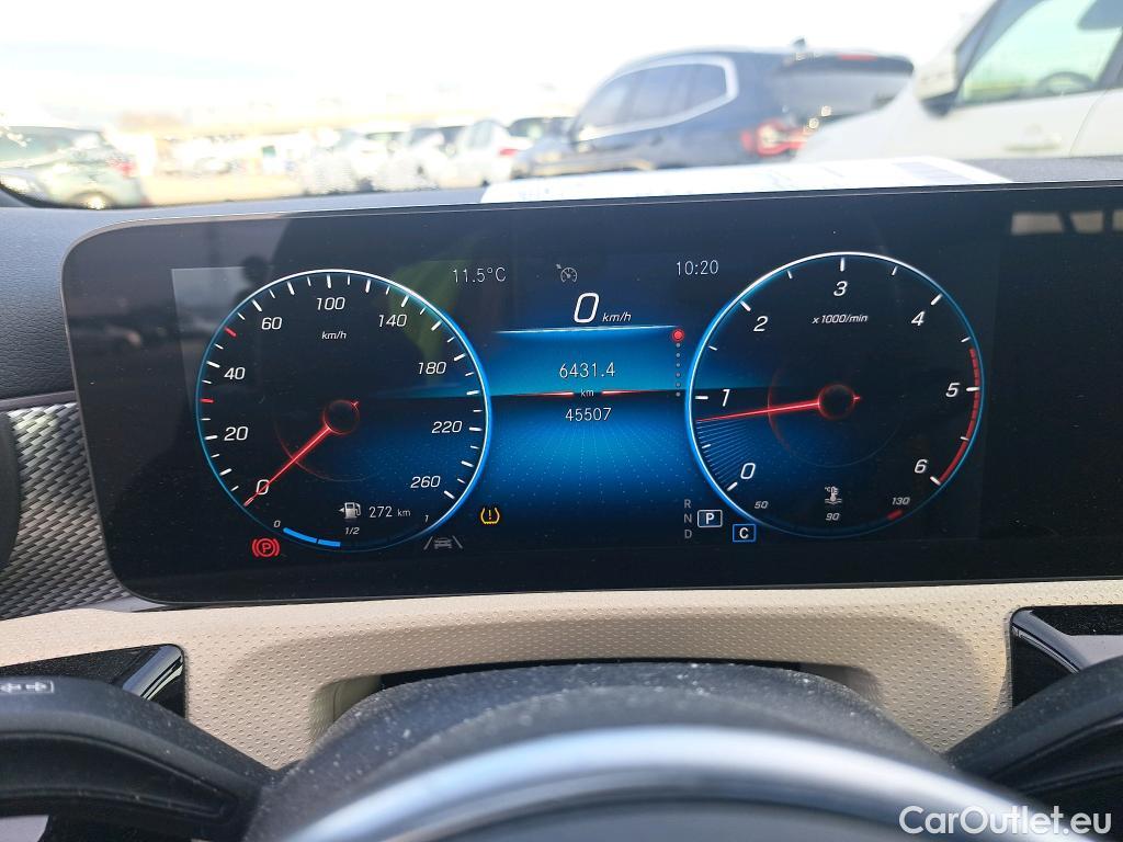  Mercedes  A-Klasse MERCEDES-BENZ Clase A / 2018 / 5P / berlina con portón A 200 d #24