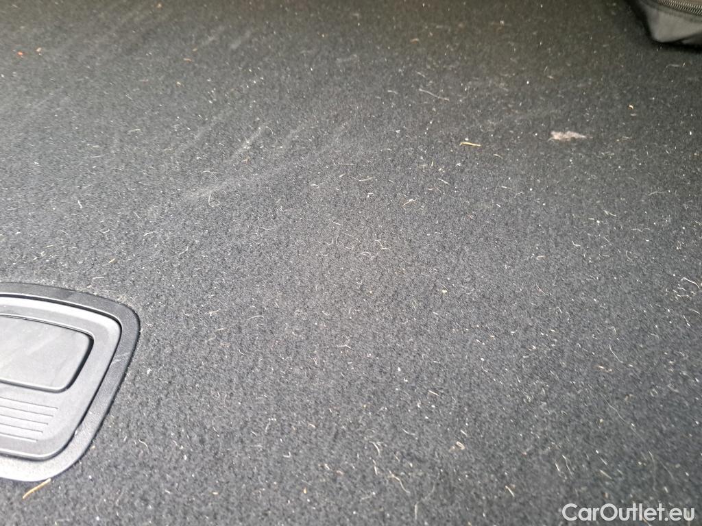  Mercedes  A-Klasse MERCEDES-BENZ Clase A / 2018 / 5P / berlina con portón A 200 d #17