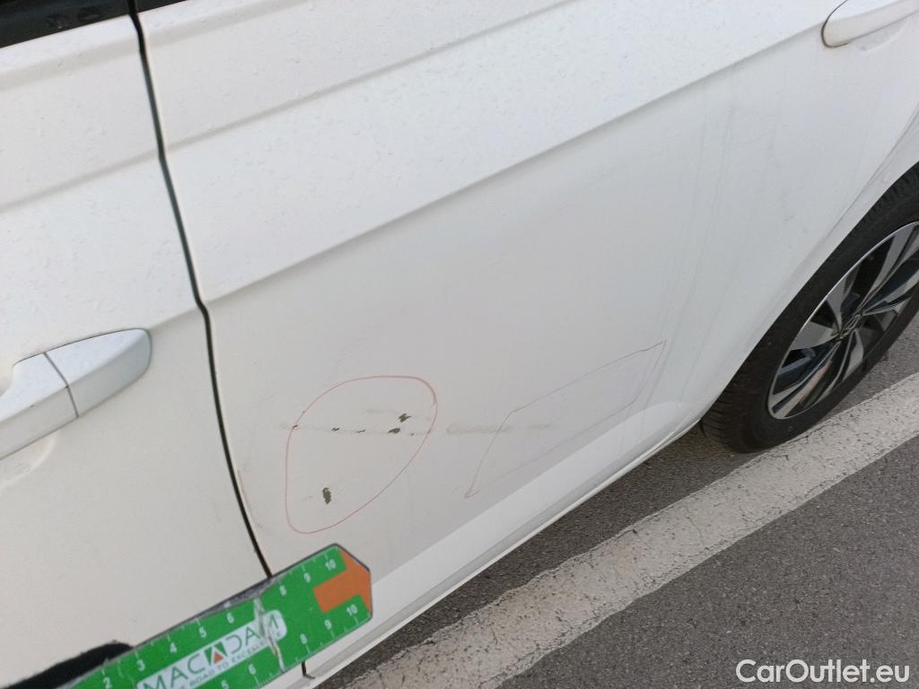  Volkswagen  Polo VOLKSWAGEN  / 2017 / 5P / berlina con portón Advance 1.0 TSI 70kW (95CV) #11