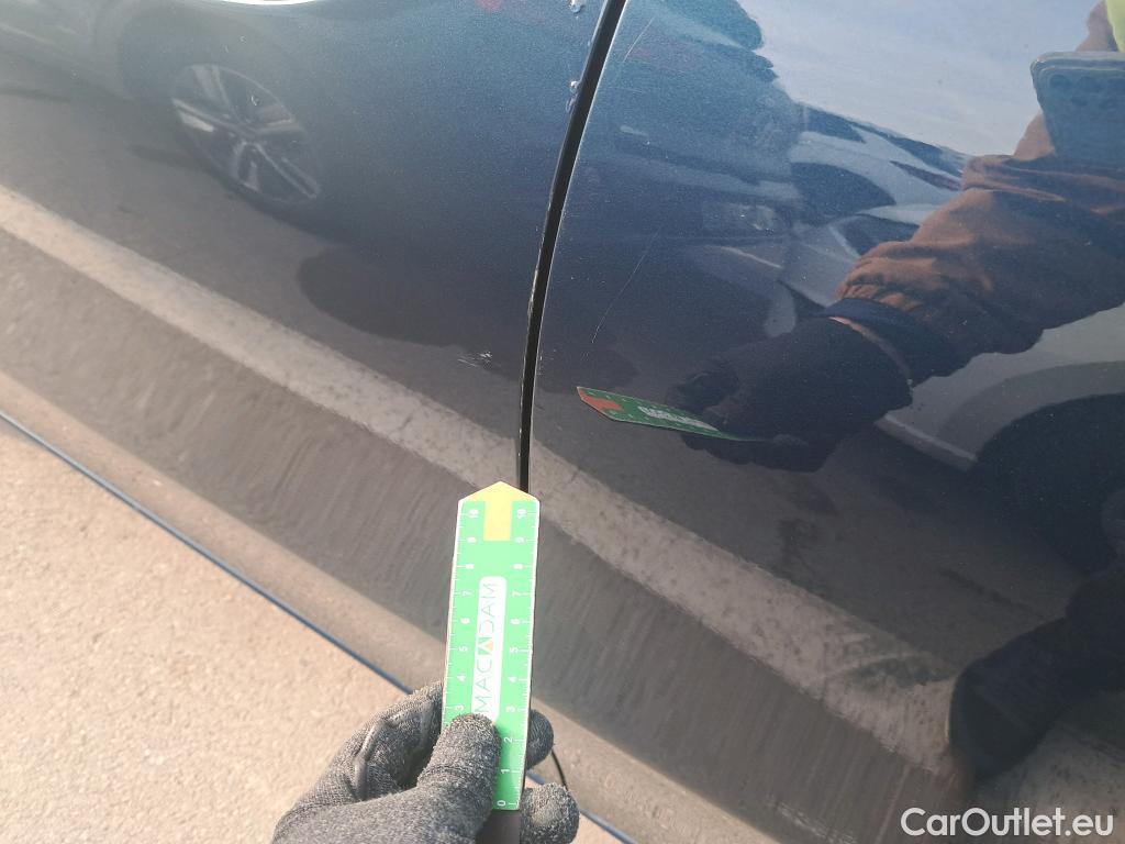  Mercedes  A-Klasse MERCEDES-BENZ Clase A / 2018 / 5P / berlina con portón A 200 d #26