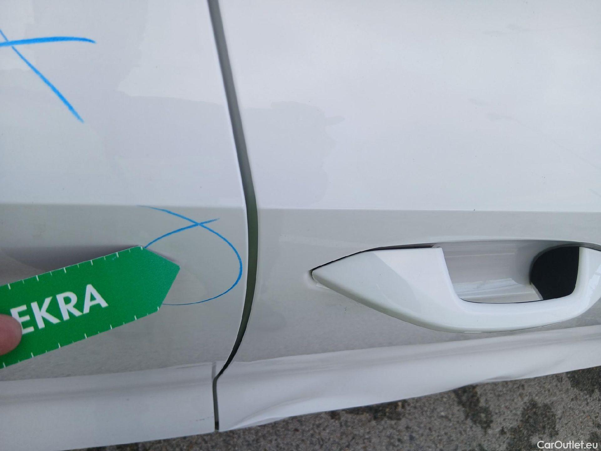  Audi  A3 AUDI  / 2020 / 5P / berlina con portón Sportback Advanced 30 TFSI 81kW S tronic (AC) #24