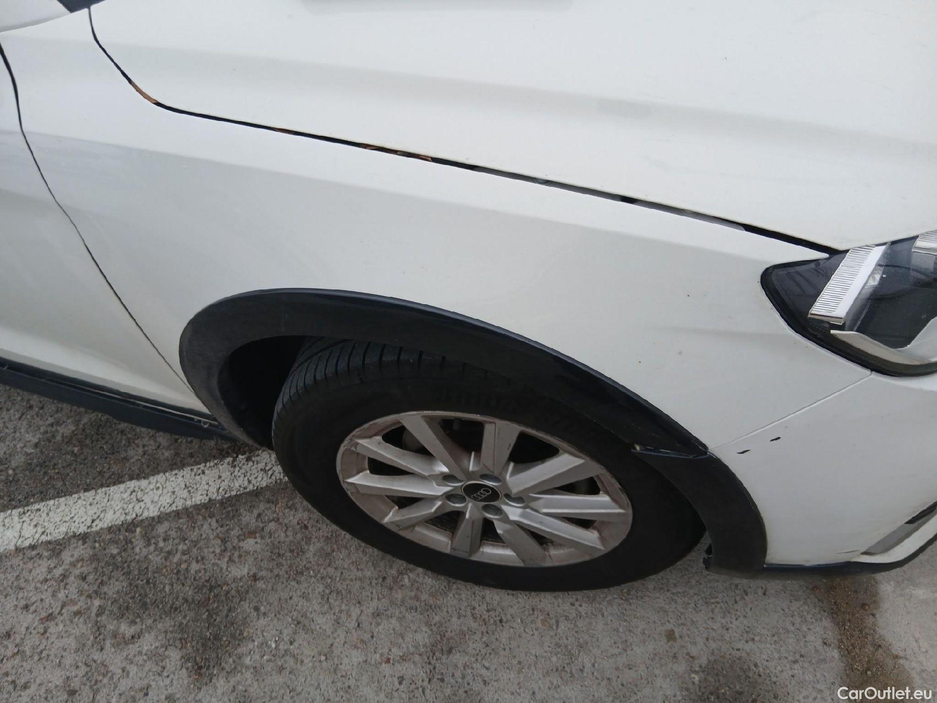  Audi  A1 Sportback AUDI A1 / 2018 / 5P / berlina con portón citycarver 30 TFSI 81kW (110CV) #40