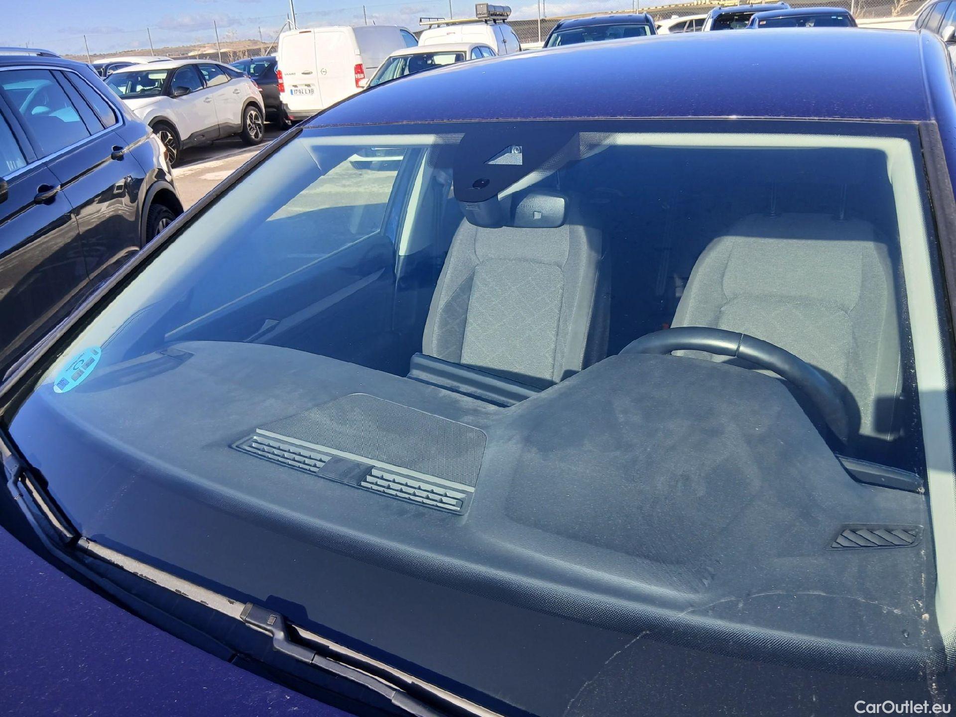  Volkswagen  Golf  VIII Berlina Life 1.0 TSI 110CV MT6 E6d #1