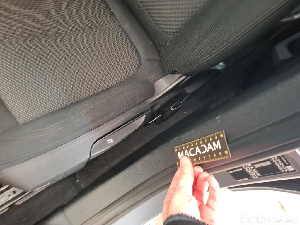  Bmw  Serie 1 BMW Série 1 / 2019 / 5P / Berline 116i DKG7 Business Design #21