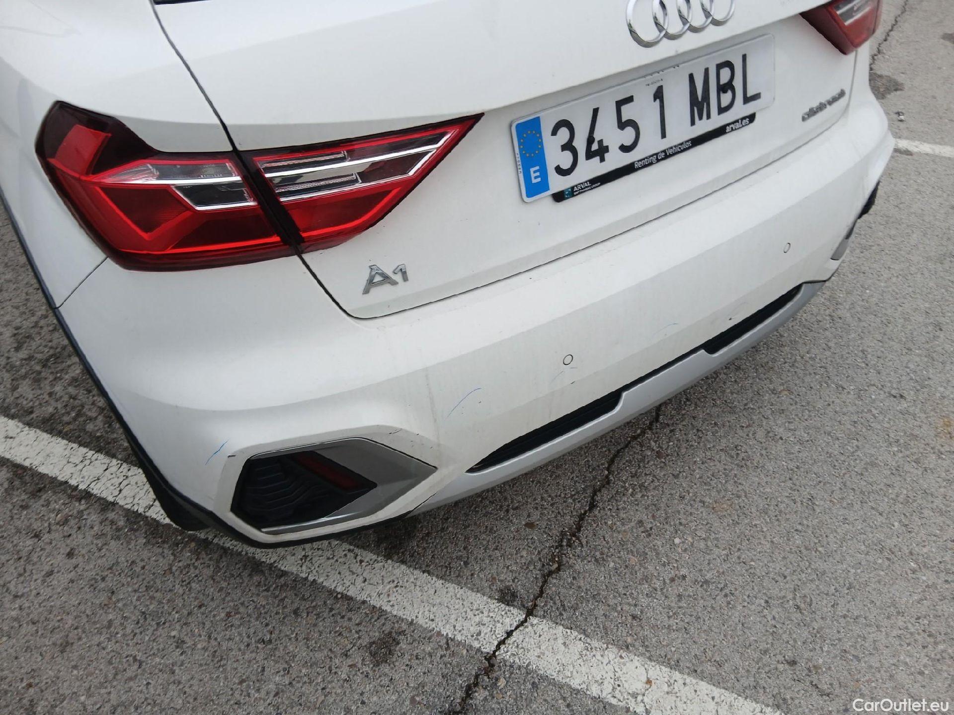  Audi  A1 Sportback AUDI A1 / 2018 / 5P / berlina con portón citycarver 30 TFSI 81kW (110CV) #21