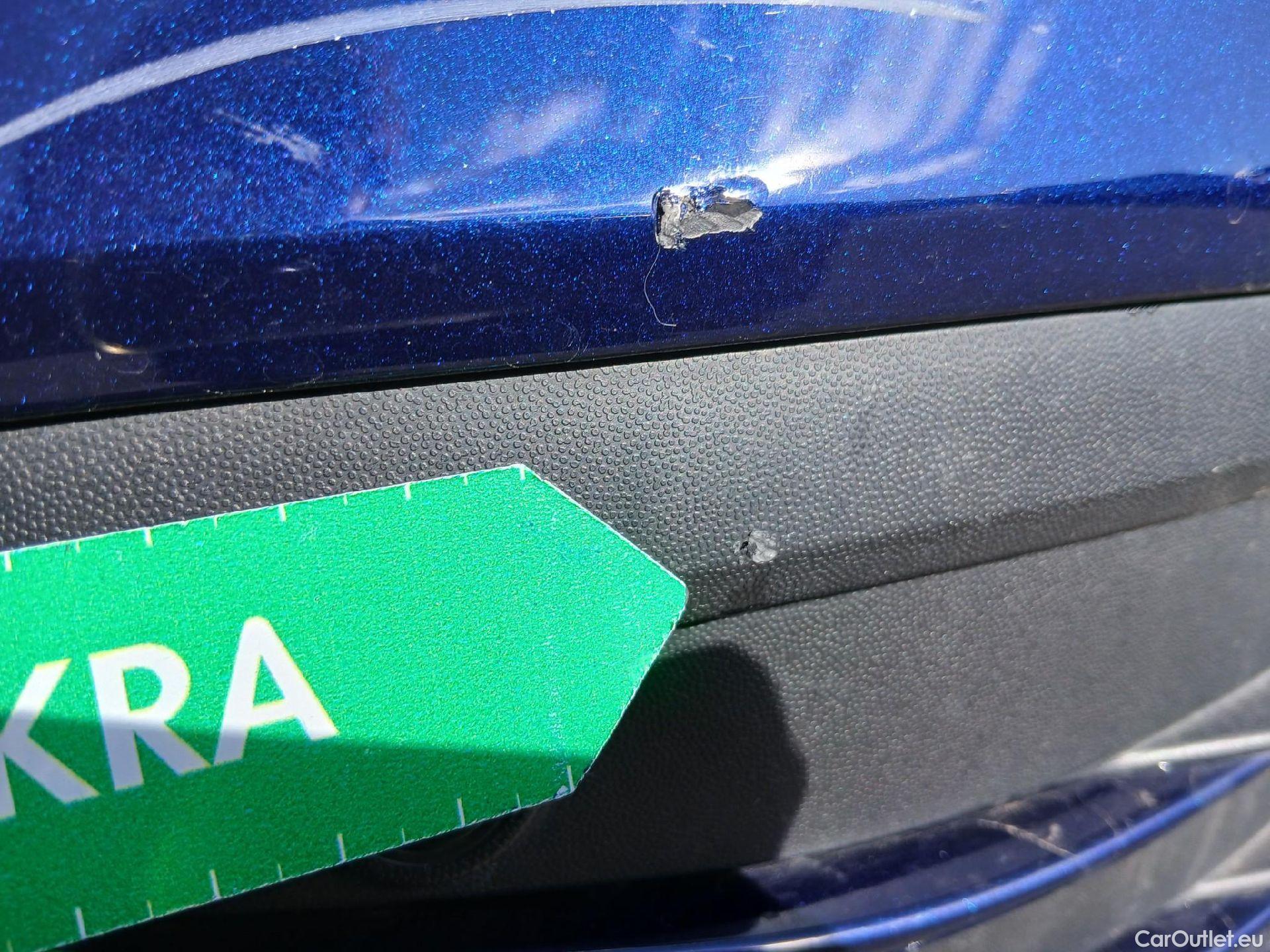  Volkswagen  Golf  VIII Berlina Life 1.0 TSI 110CV MT6 E6d #4