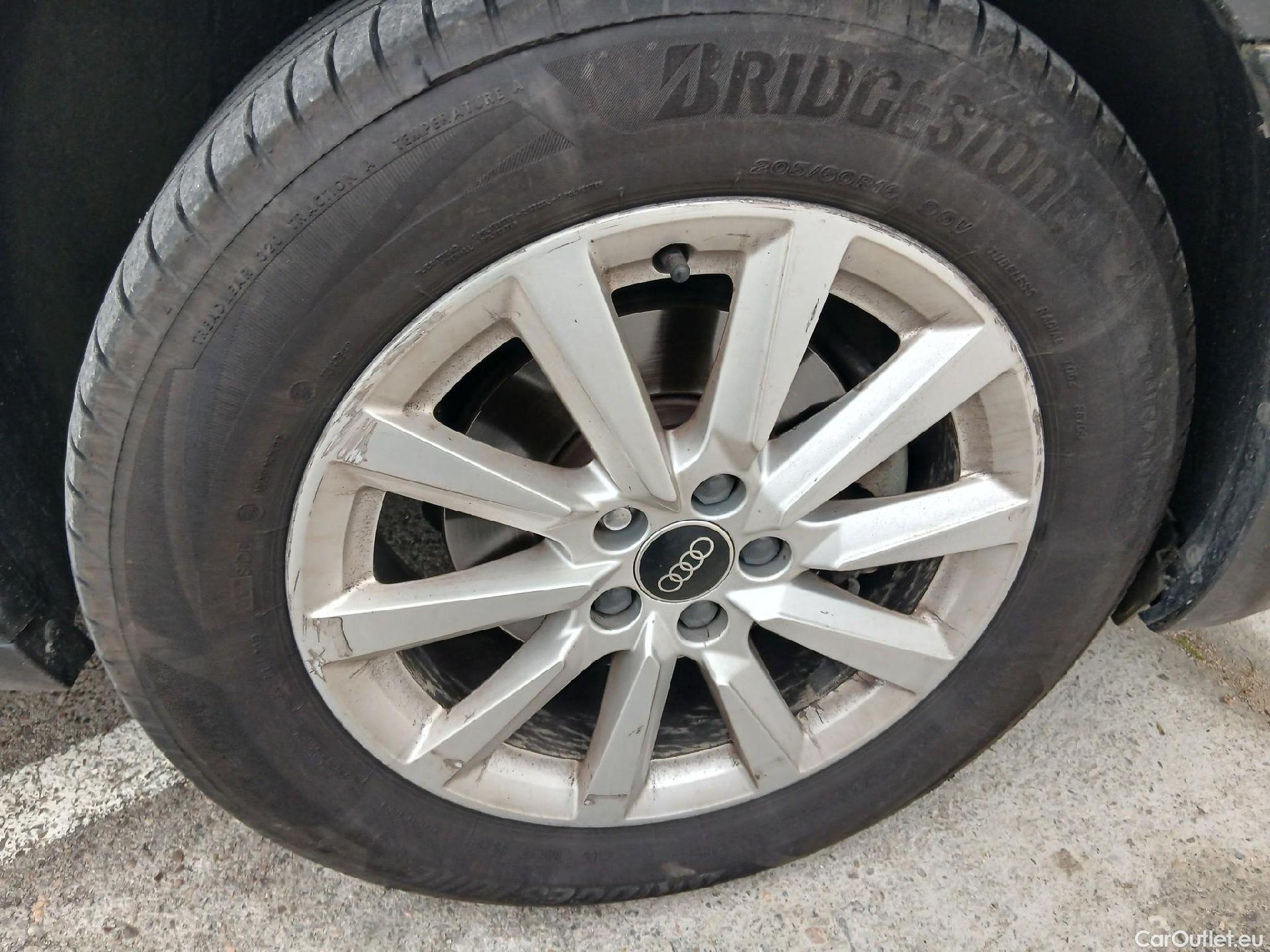  Audi  A1 Sportback AUDI A1 / 2018 / 5P / berlina con portón citycarver 30 TFSI 81kW (110CV) #38