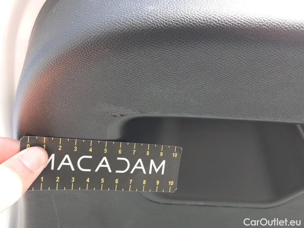  Peugeot  208 PEUGEOT  / 2019 / 5P / berlina con portón BlueHDi 73kW (100CV) Active Pack (AC) #18