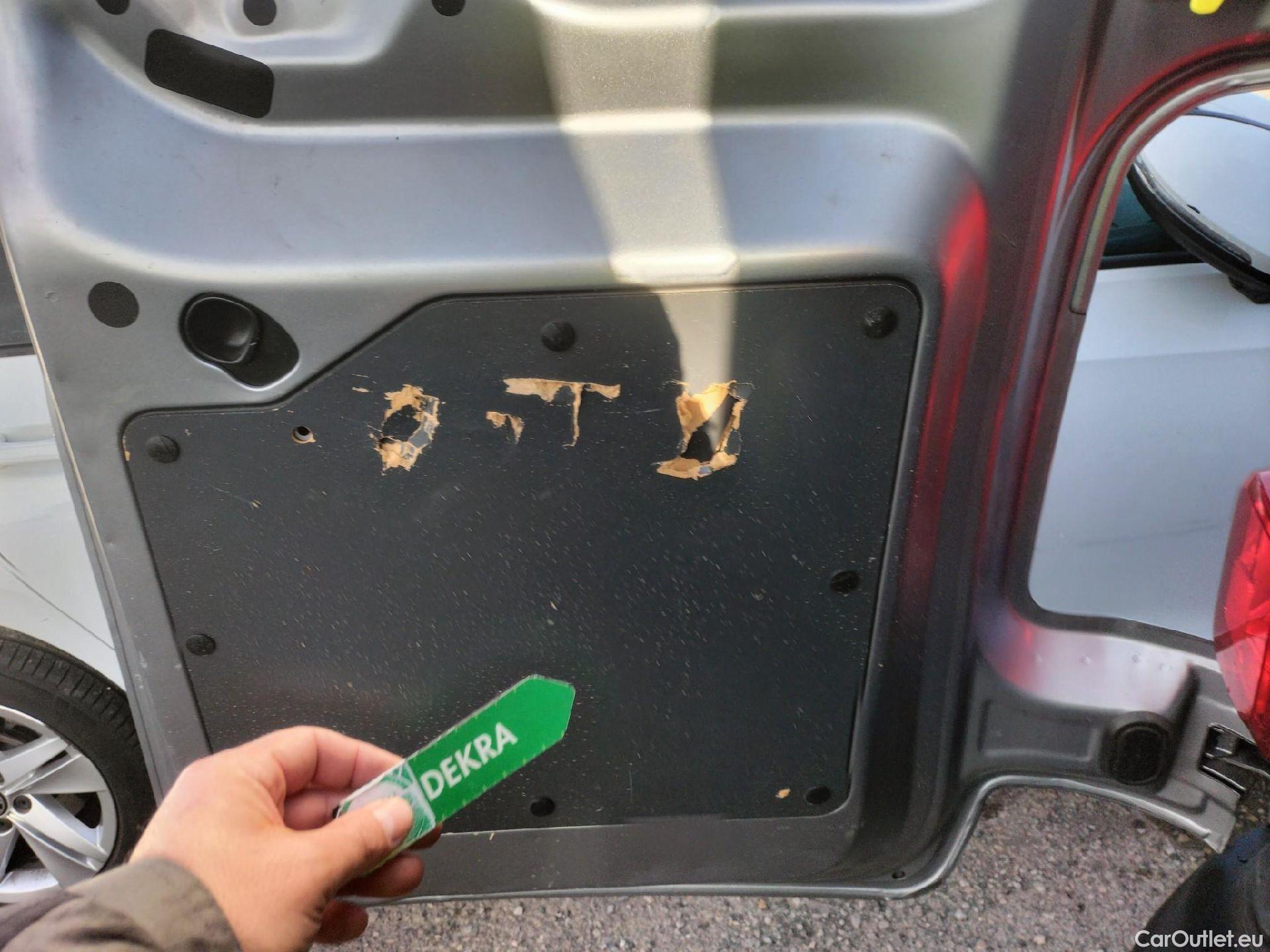  Opel  Vivaro OPEL  / 2019 / 4P / furgón 1.5 Diésel 88kW (120CV) M Std Select #31