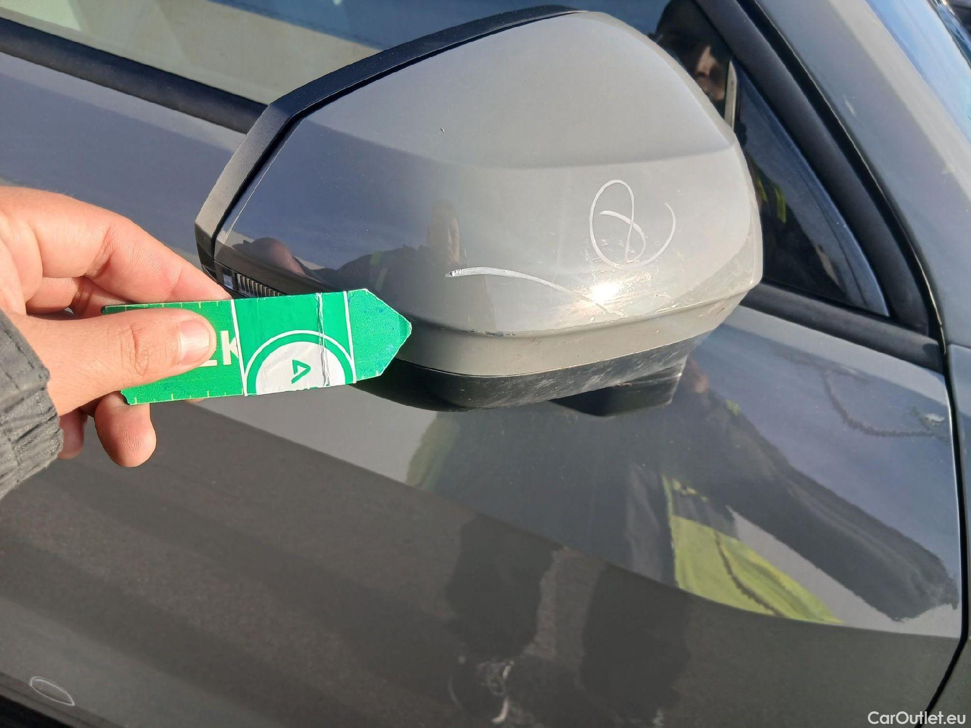  Audi  Q2 AUDI  / 2016 / 5P / todoterreno Design 30 TFSI 85kW (116CV) #35