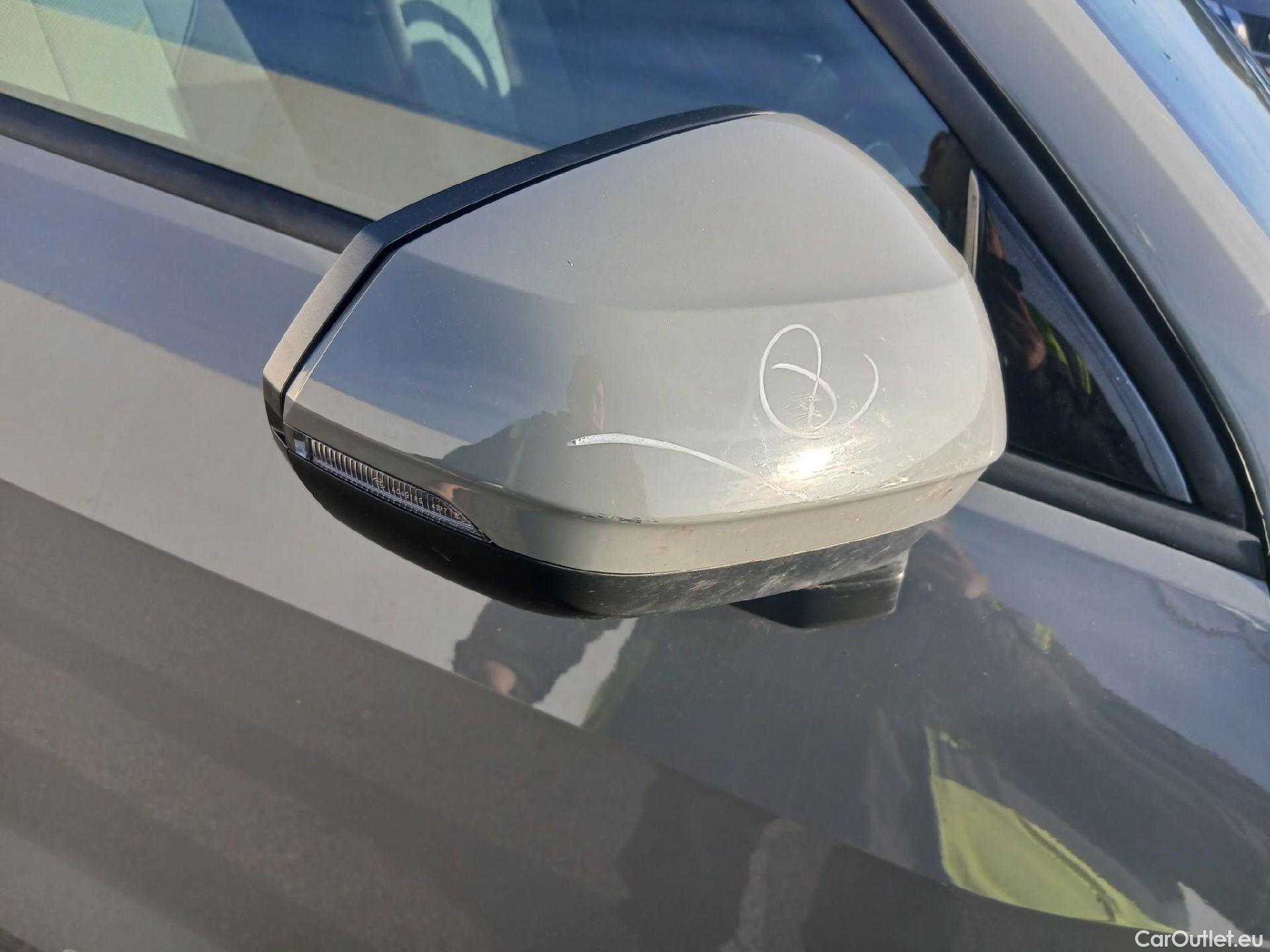  Audi  Q2 AUDI  / 2016 / 5P / todoterreno Design 30 TFSI 85kW (116CV) #34