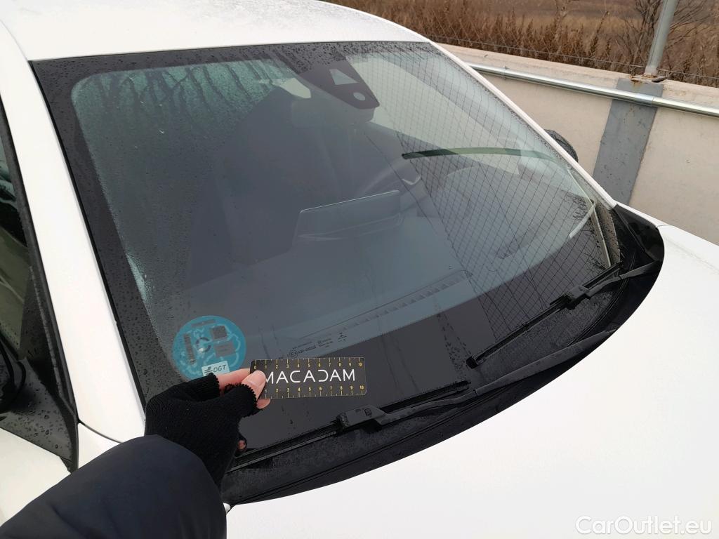  Peugeot  208 PEUGEOT  / 2019 / 5P / berlina con portón BlueHDi 73kW (100CV) Active (CM) #16