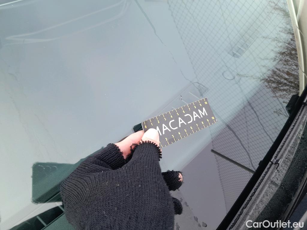  Peugeot  208 PEUGEOT  / 2019 / 5P / berlina con portón BlueHDi 73kW (100CV) Active (CM) #17