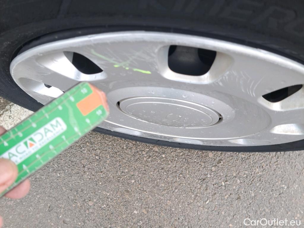  Fiat  500 FIAT  / 2015 / 3P / berlina con portón Pop 1.2 8v 51KW (69 CV) #29