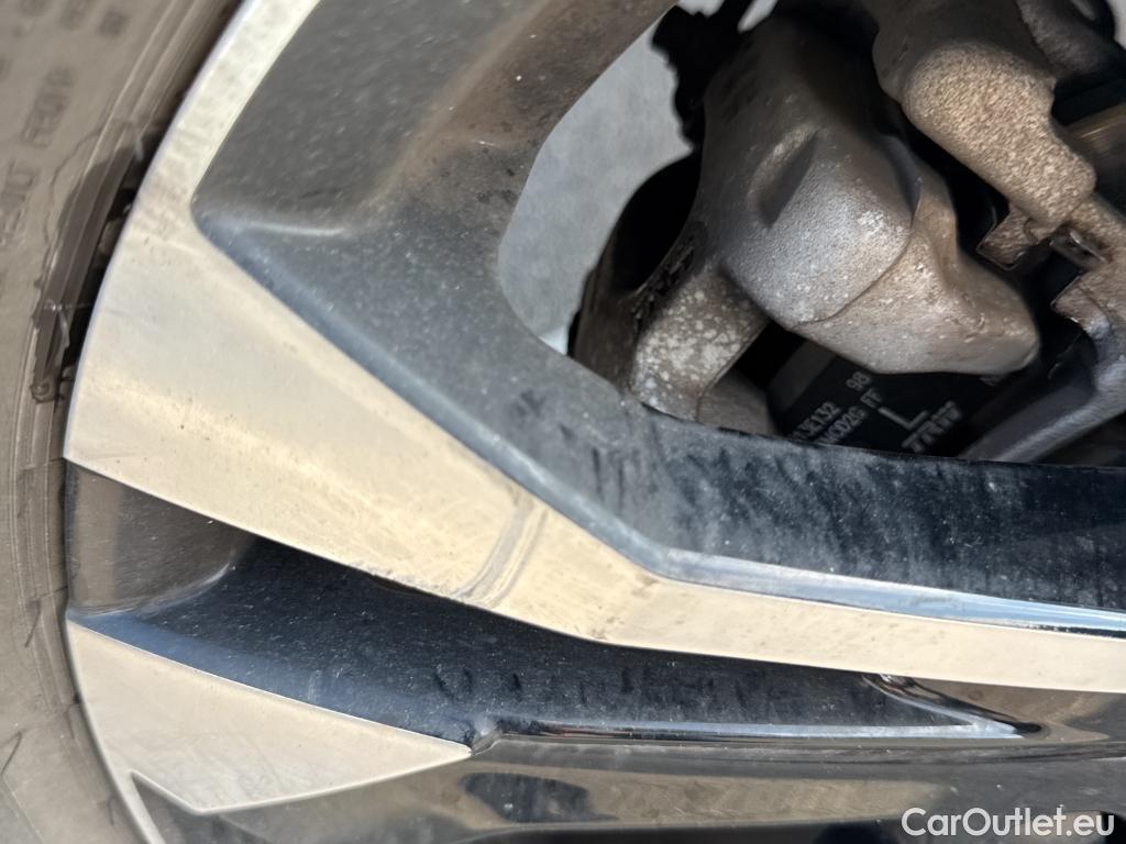  Peugeot  2008 PEUGEOT  / 2019 / 5P / todoterreno Allure BlueHDI 81kW (110CV) #12