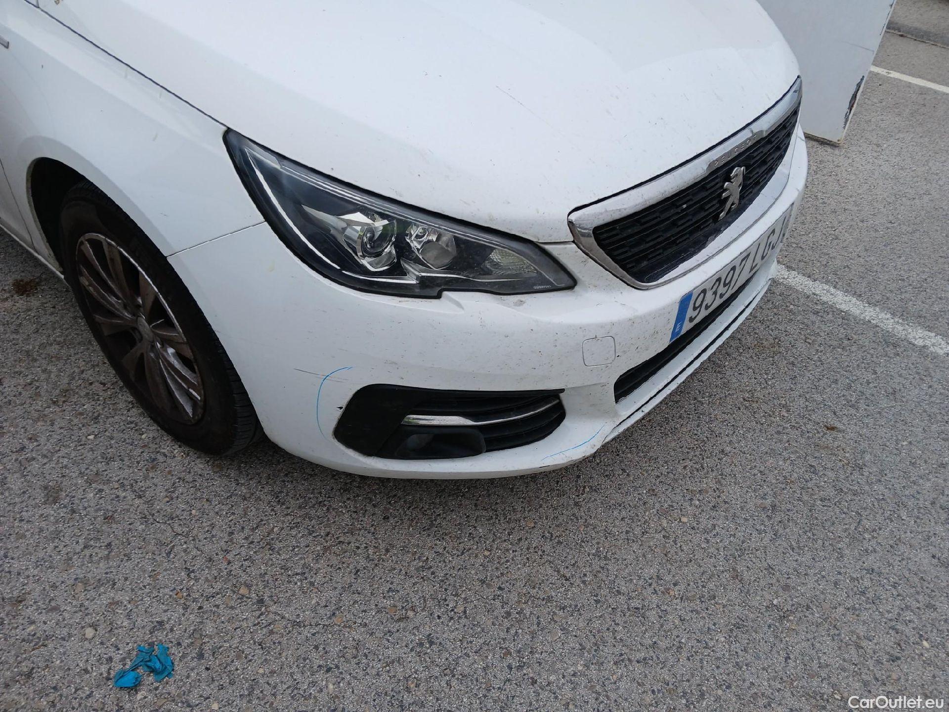  Peugeot  308 PEUGEOT  / 2017 / 5P / familiar SW Style 1.5 BlueHDi 96KW (130CV) Auto #13