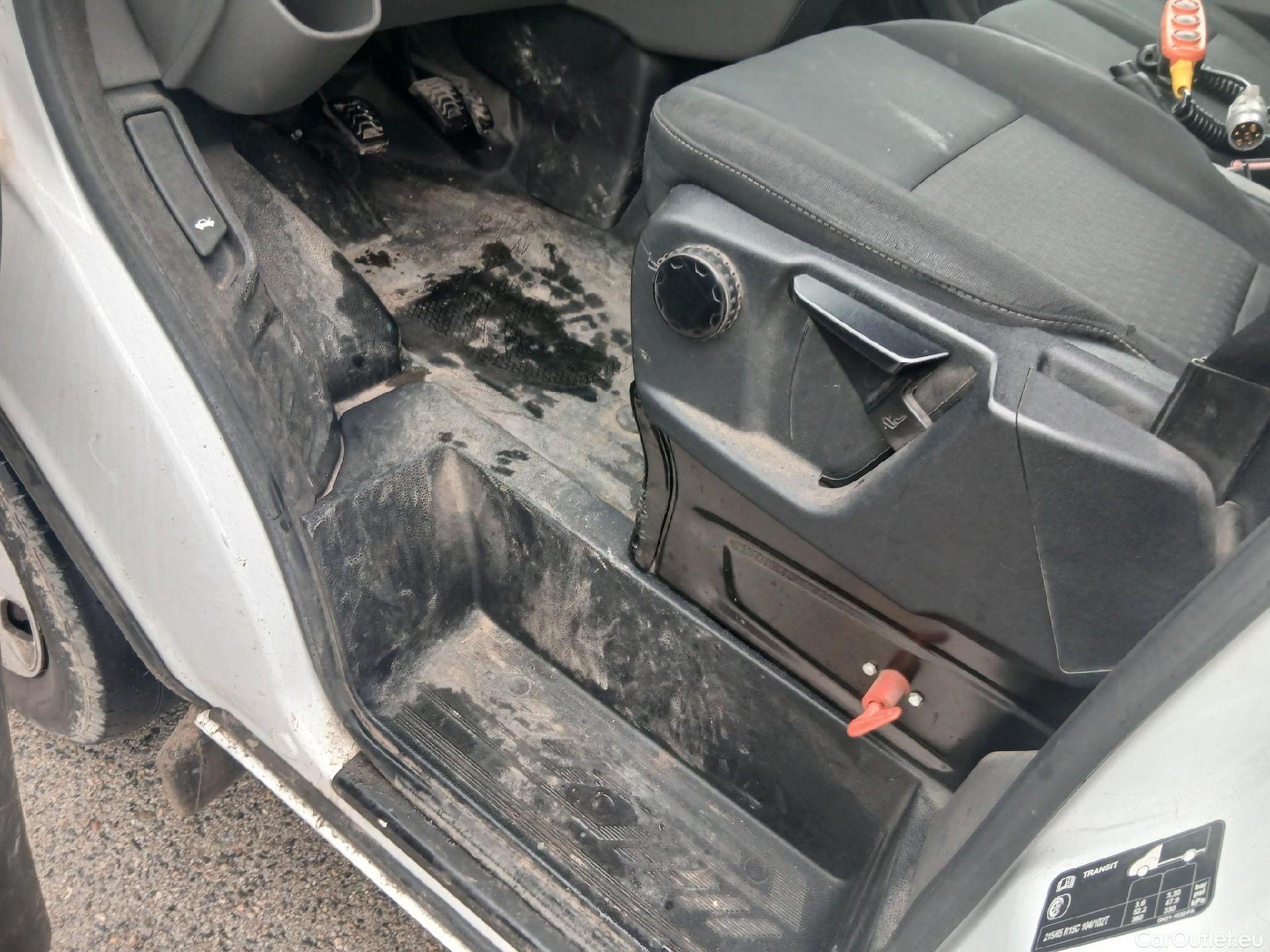  Ford  Transit FORD  Custom / 2012 / 4P / furgón Van 2.0 TDCI 96kW 300 L2 Trend RAMPA DE ACCESO #1