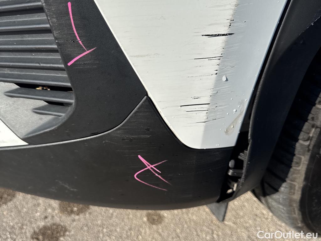  Peugeot  2008 PEUGEOT  / 2019 / 5P / todoterreno Allure BlueHDI 81kW (110CV) #27