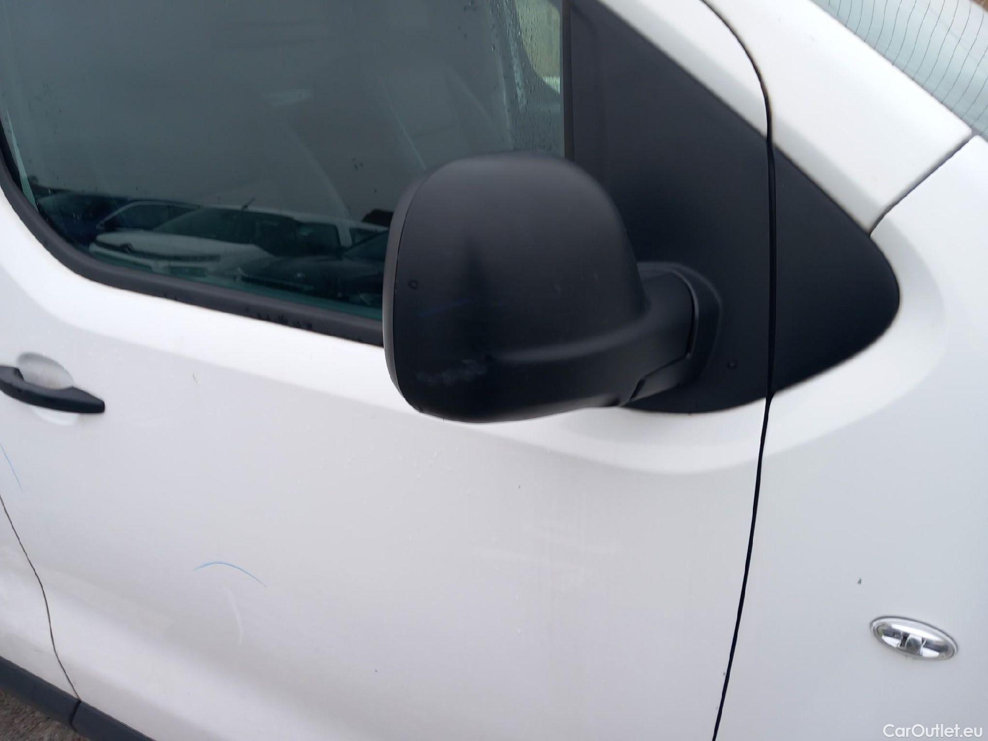  Opel  Vivaro OPEL  / 2019 / 4P / furgón Campaña F2ML 1.5 Diésel 74kW(100CV)M Std Exp #31