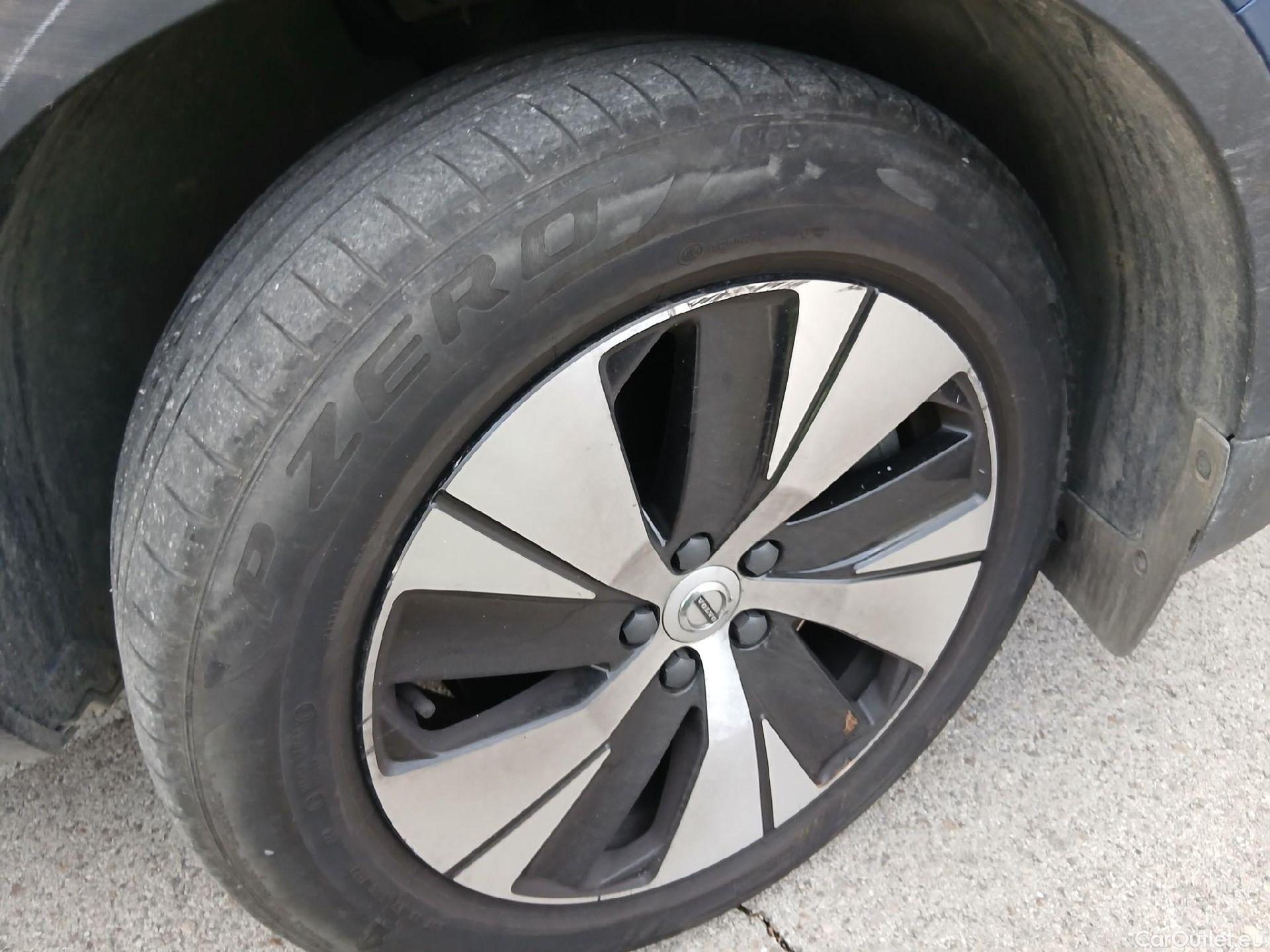  Volvo  XC 40 VOLVO XC40 / 2017 / 5P / todoterreno 1.5 T4 Twin Recharge R-Design Exp Auto #44