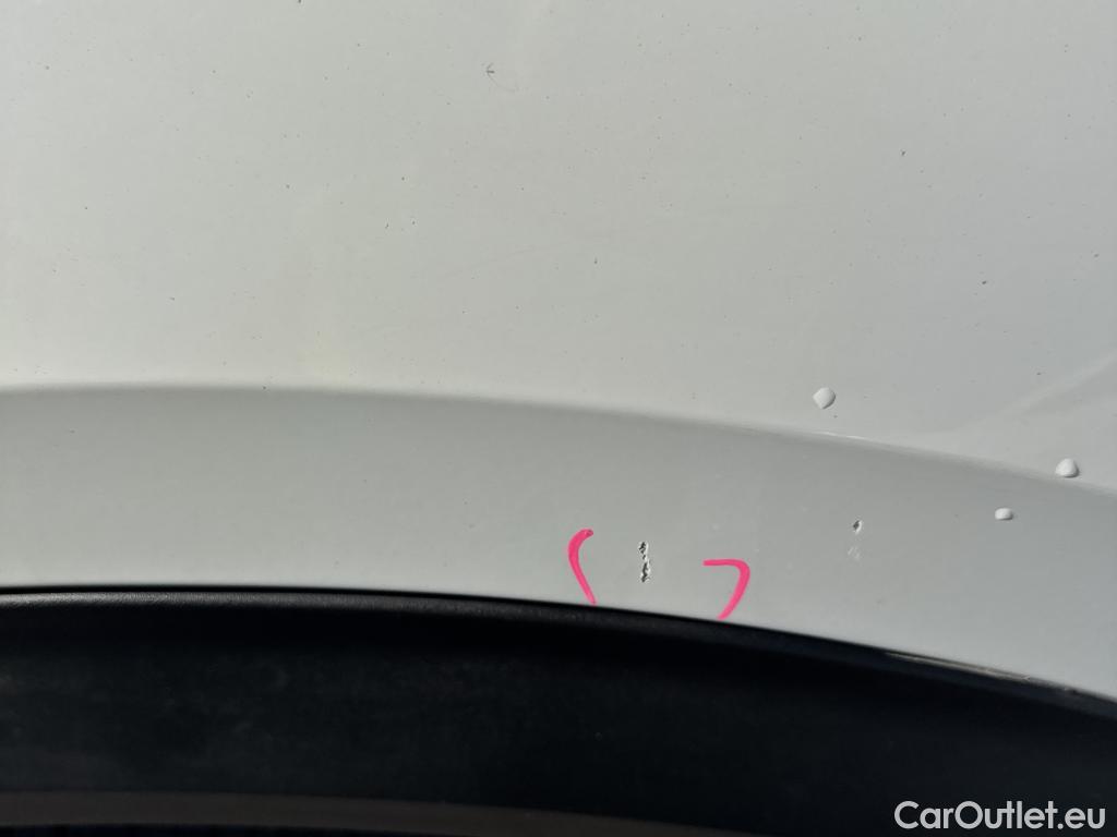  Peugeot  2008 PEUGEOT  / 2019 / 5P / todoterreno Allure BlueHDI 81kW (110CV) #54