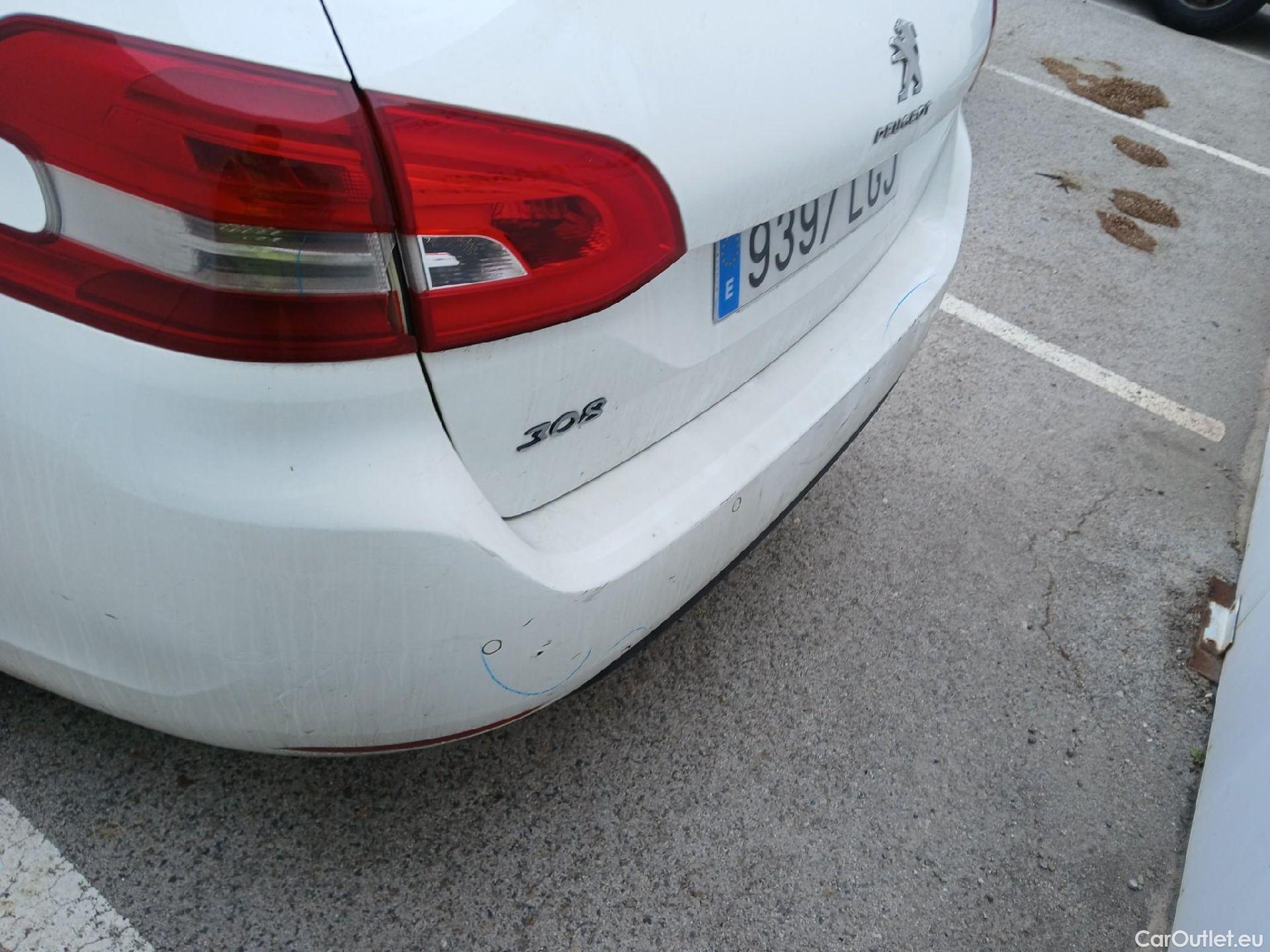  Peugeot  308 PEUGEOT  / 2017 / 5P / familiar SW Style 1.5 BlueHDi 96KW (130CV) Auto #28