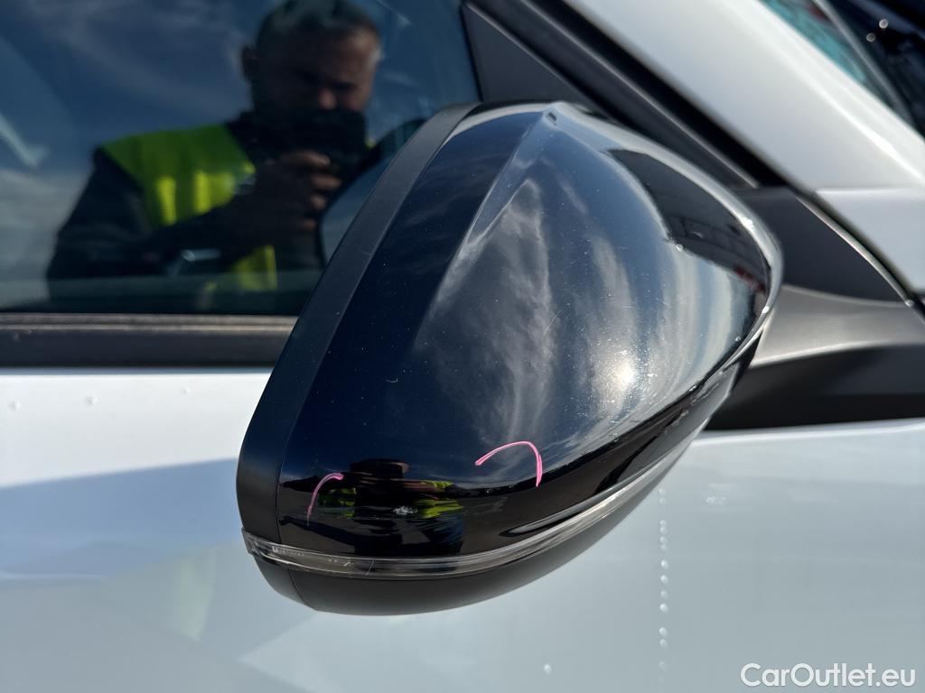  Peugeot  2008 PEUGEOT  / 2019 / 5P / todoterreno Allure BlueHDI 81kW (110CV) #43