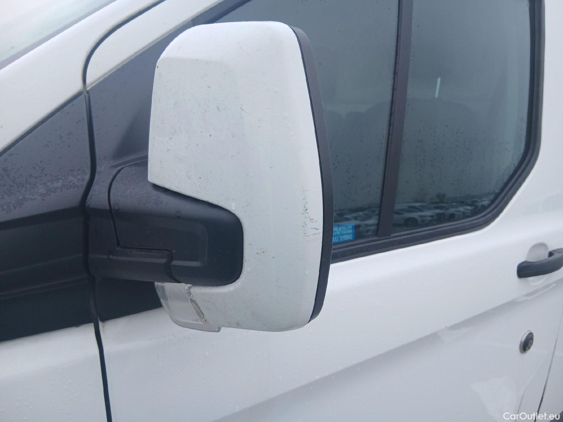  Ford  Transit FORD  Custom / 2012 / 4P / furgón Van 2.0 TDCI 96kW 300 L2 Trend RAMPA DE ACCESO #10