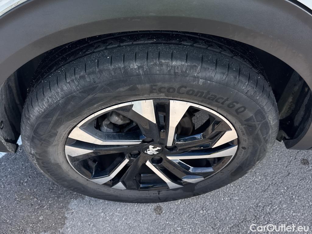  Peugeot  2008 PEUGEOT  / 2019 / 5P / todoterreno Allure BlueHDI 81kW (110CV) #11