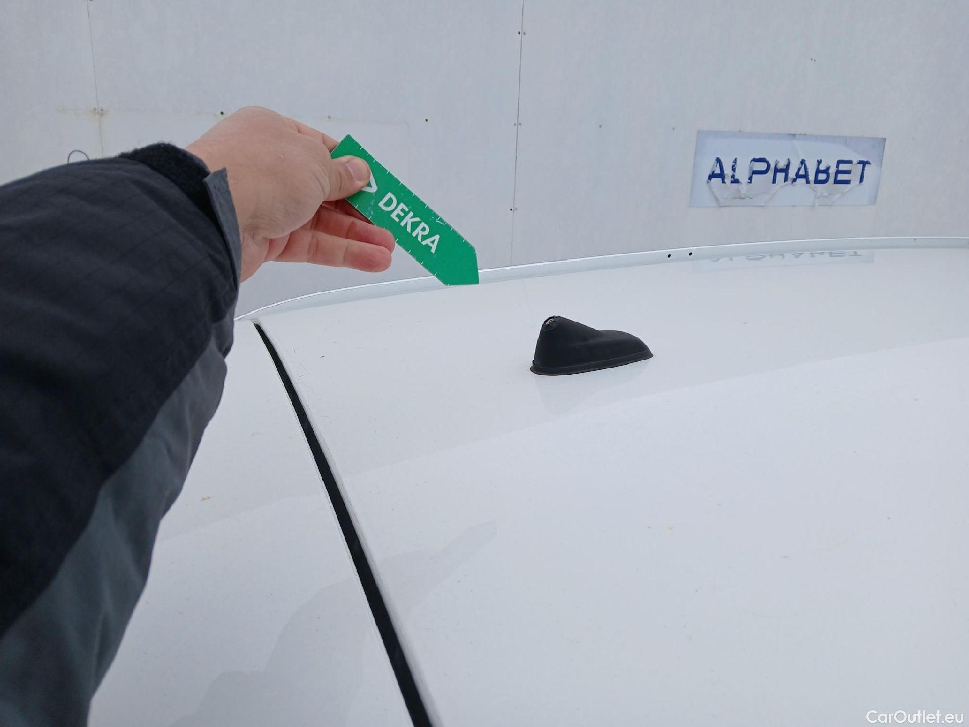  Peugeot  308 PEUGEOT  / 2017 / 5P / familiar SW Style 1.5 BlueHDi 96KW (130CV) Auto #20